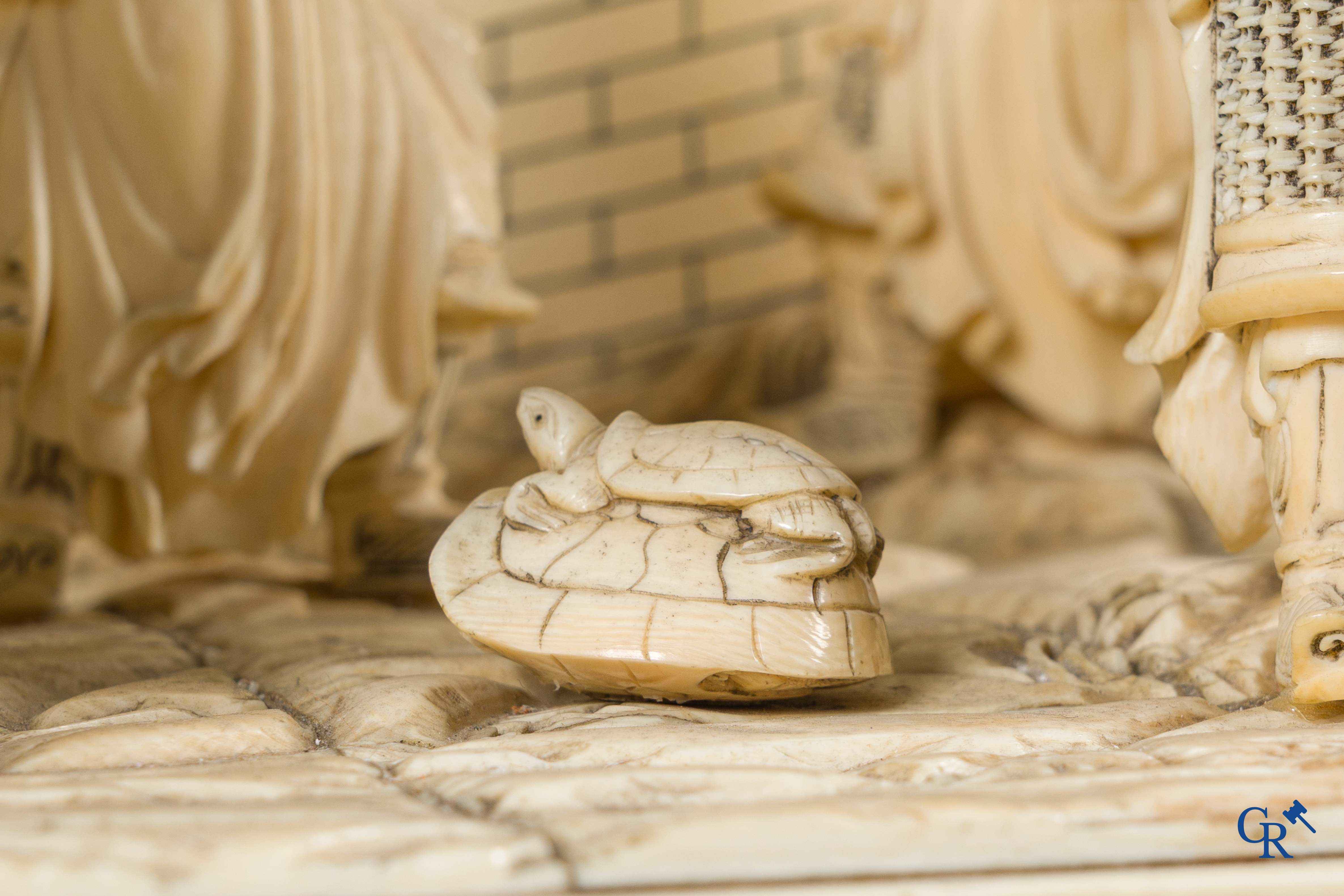 Aziatica, een grote Chinese groep in ivoor en hout. Late Qing-dynastie (1644-1912).