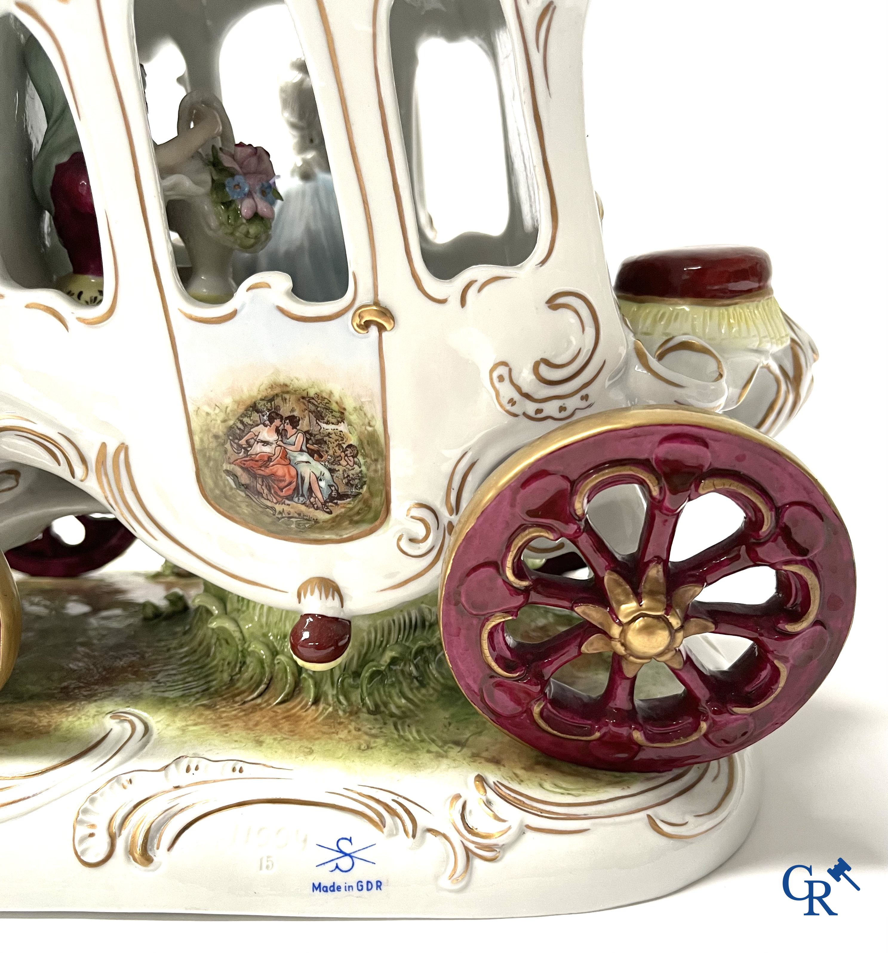 European porcelain. A large horse carriage in Saxon porcelain. Marked.