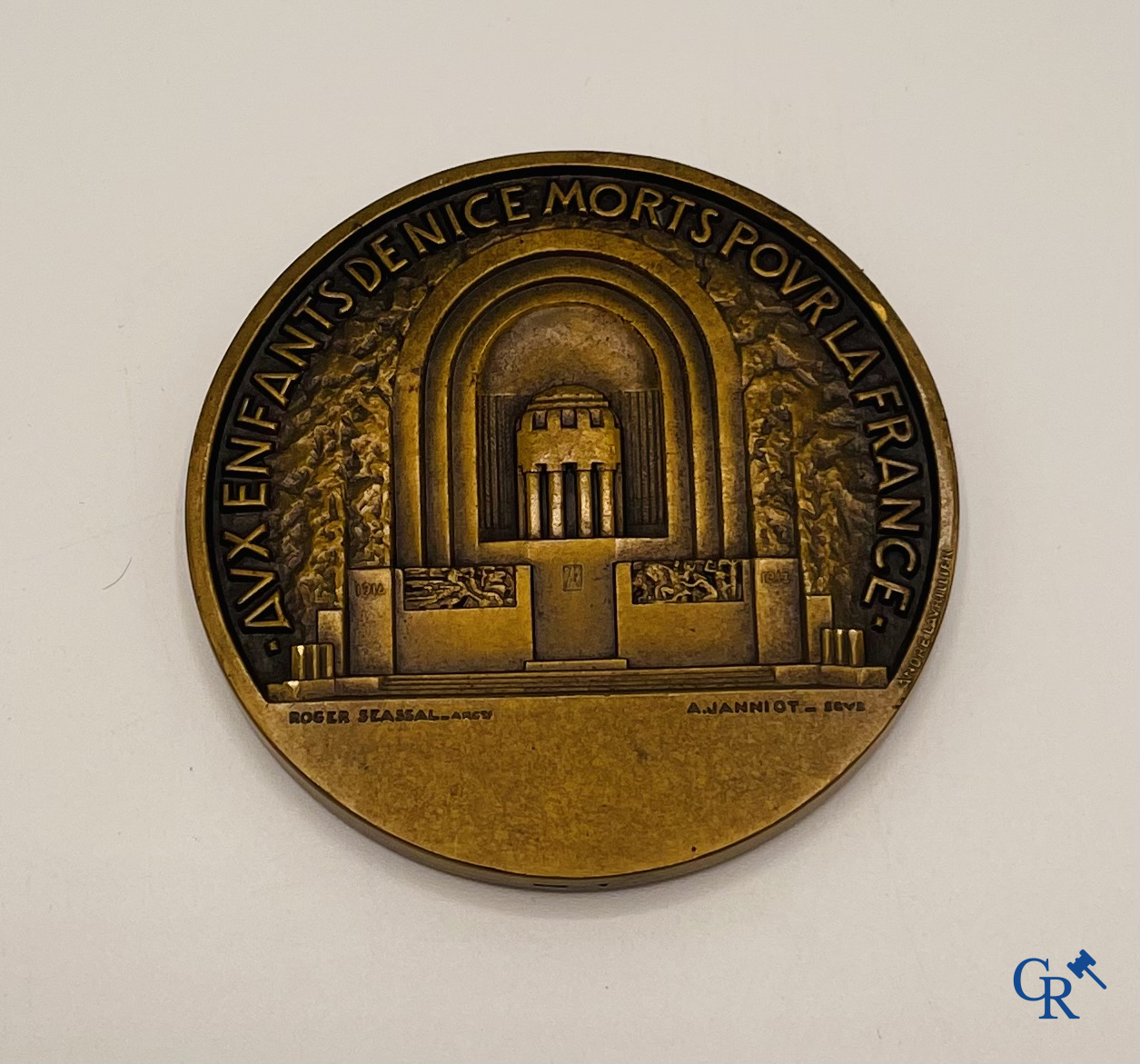 Medal: Alfred Auguste Janniot sculptor - André Lavillier engraver . Aux enfants de Nice morts pour la France.