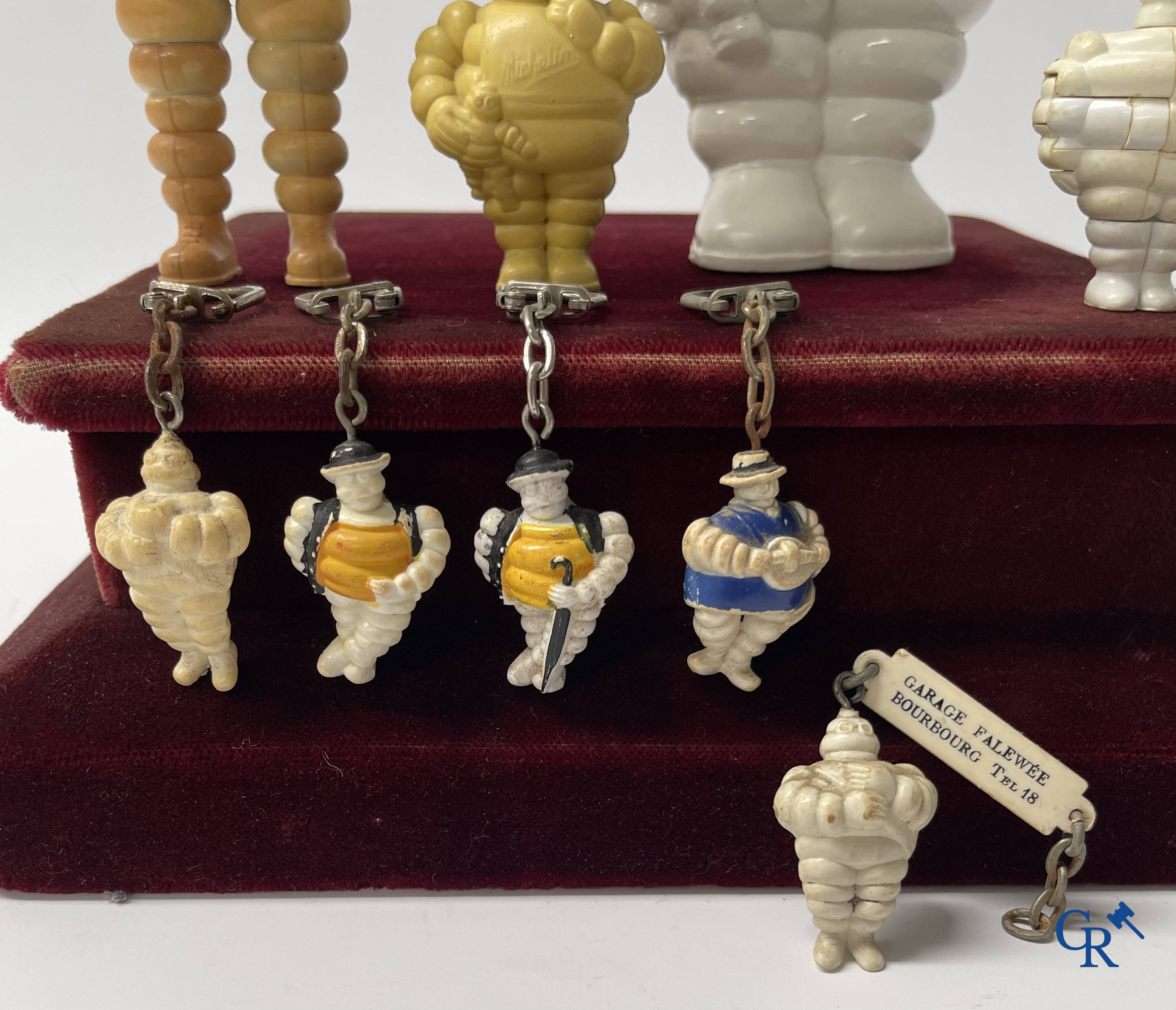 Michelin, a lot with various Bibendum figures and publicity keychains for Michelin tyres. 1950's and 1960's.