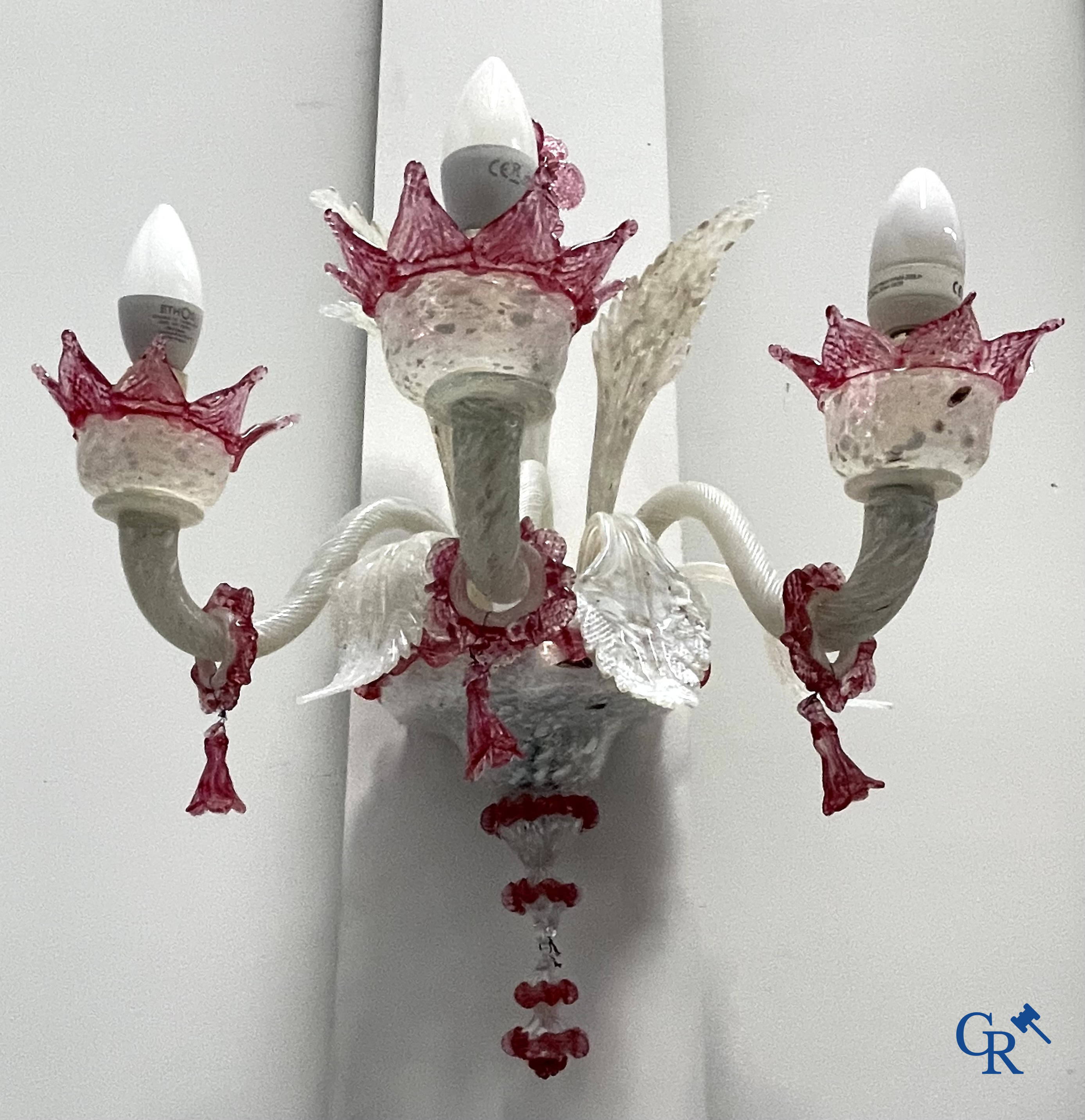 A lot of a Venetian table lamp, a pair of large wall lights in Venetian glass and a Murano ceiling lamp.