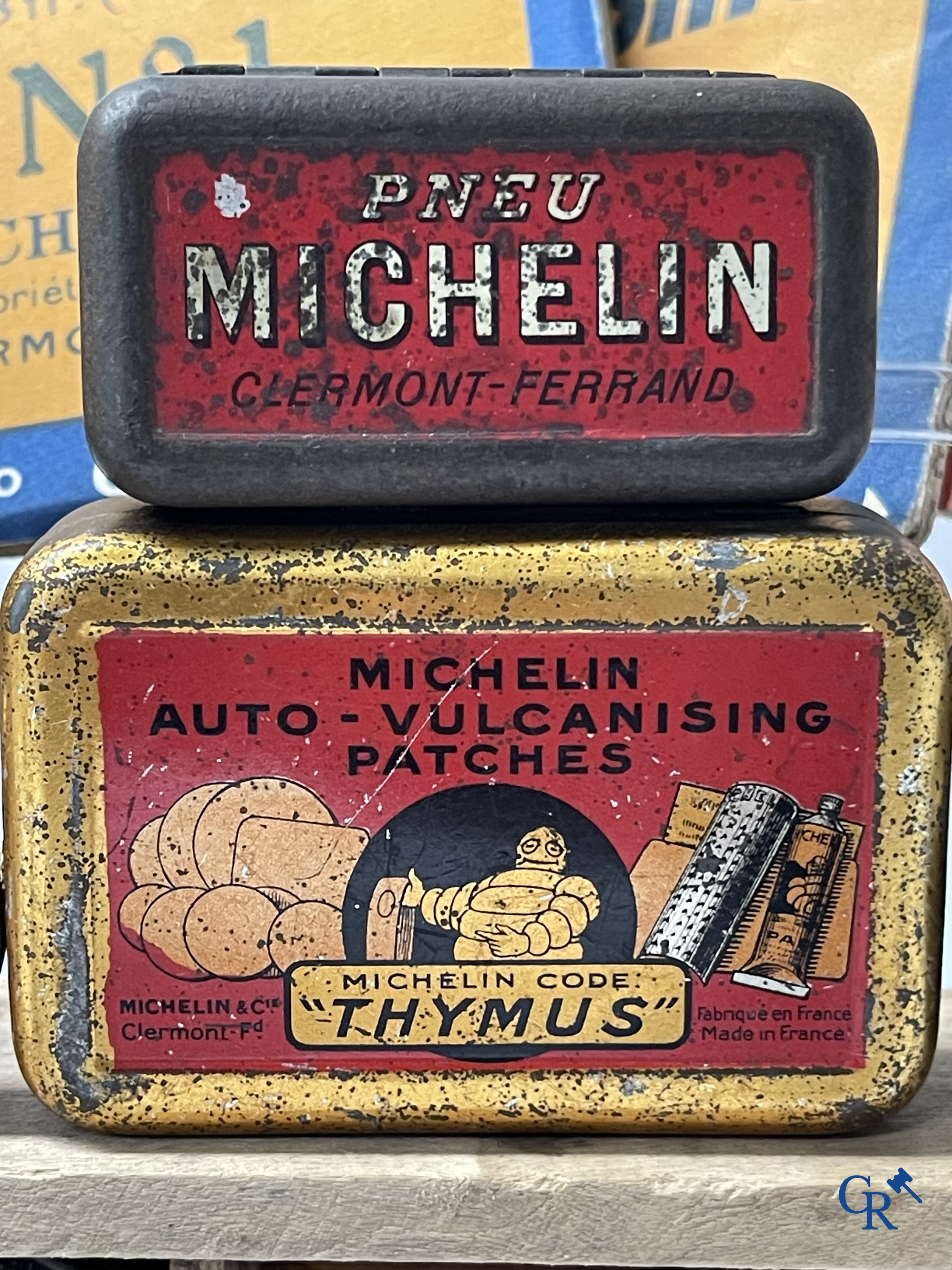 Michelin, an interesting lot with Michelin objects, mainly from the 1920's and 1930's.