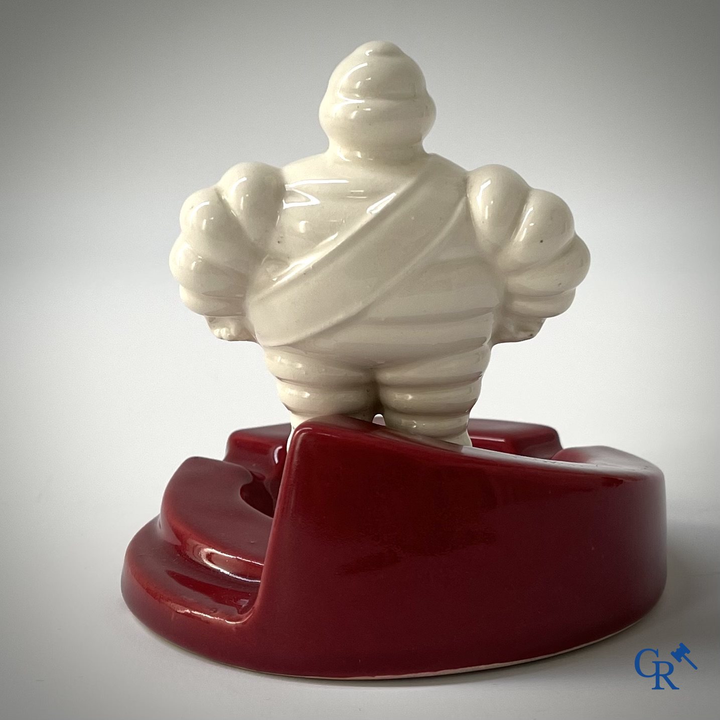 Michelin, een publiciteitsasbak voor het bandenmerk Michelin. 50'er jaren.