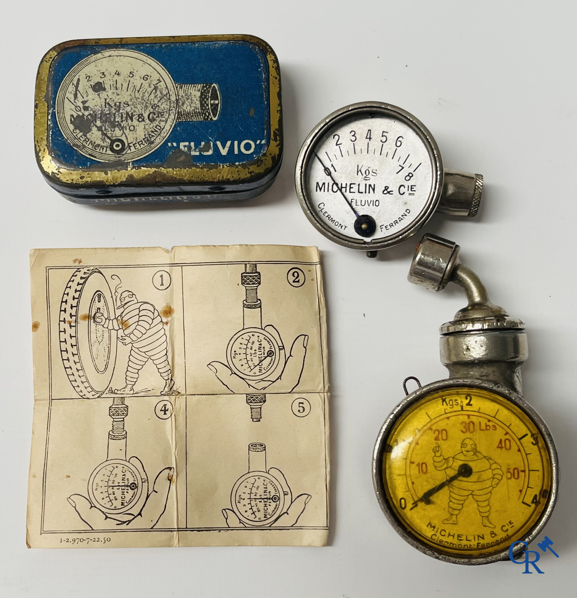 Michelin, an interesting lot with Michelin objects, mainly from the 1920's and 1930's.