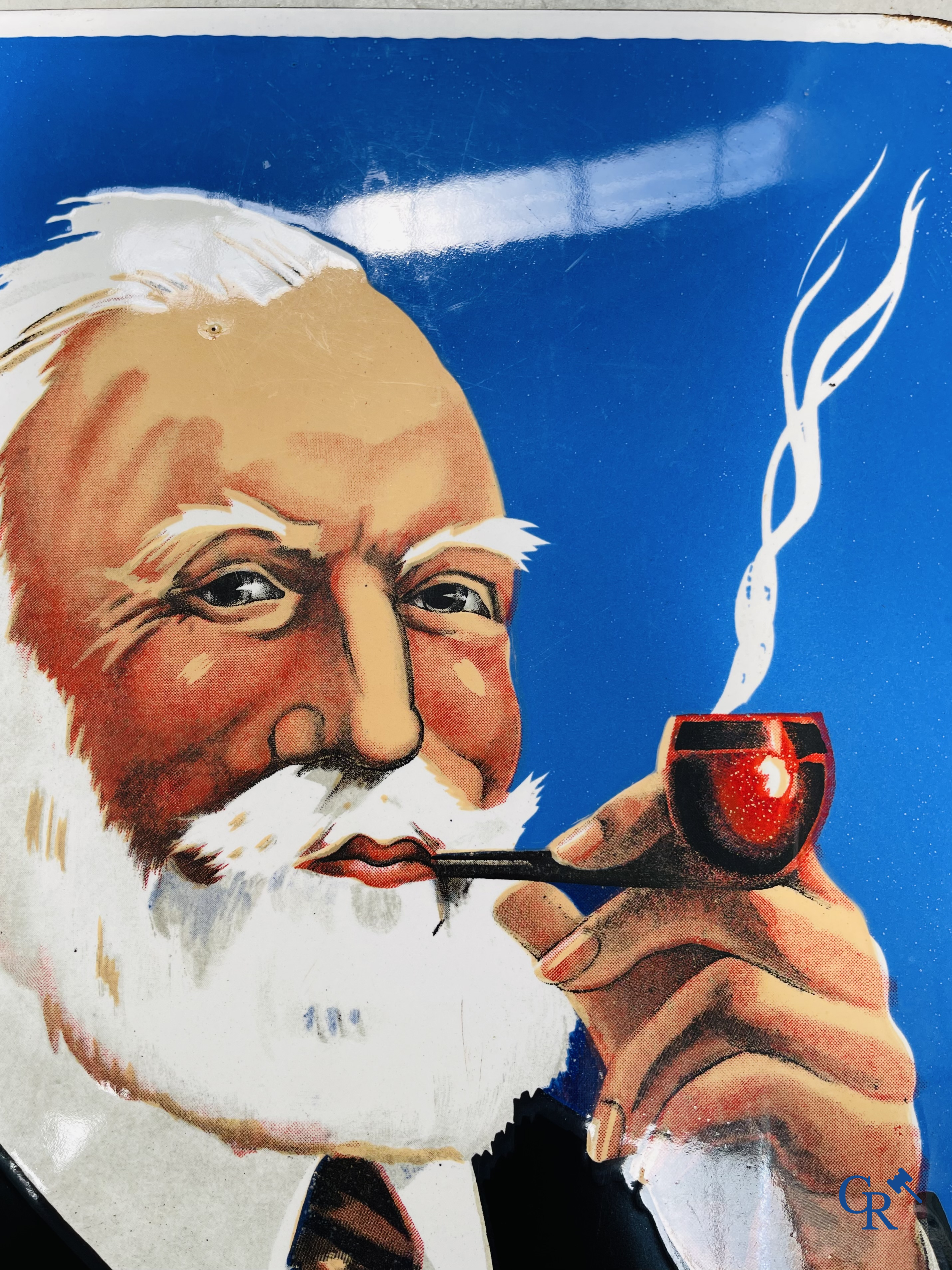 AJJA, Emaille reclamebord voor de tabakswaren van AJJA. Emaillerie Odon Warland. T.P. Bruxelles 1951.