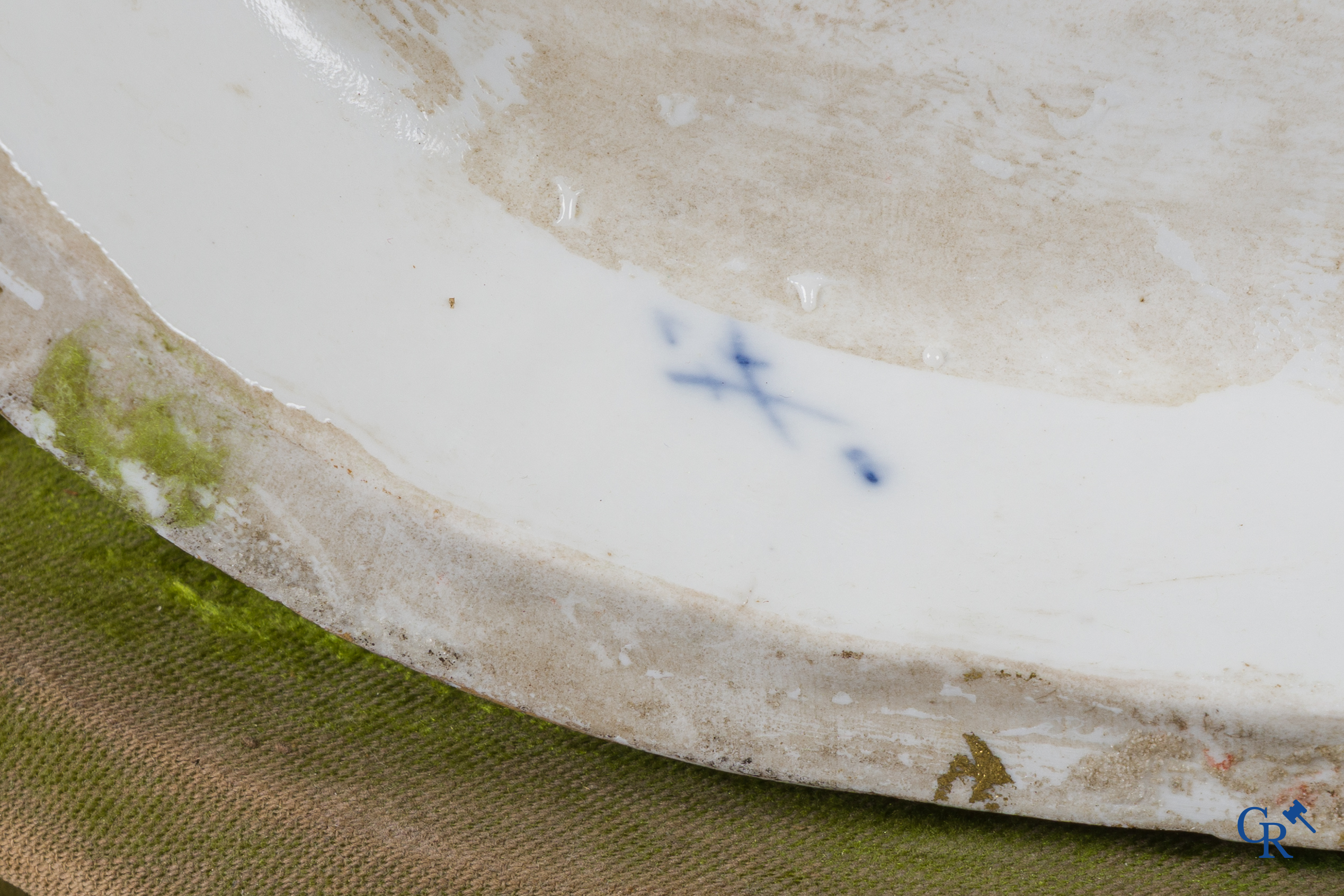 Porcelain. An exceptional group in multi-coloured and gilded porcelain. Marked. 19th century.