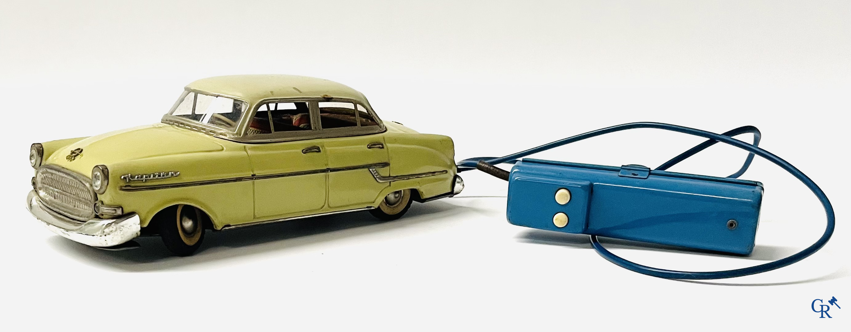 Old toys. Gama 400, Opel Kapitän in painted tin. Battery operated. 1950's.