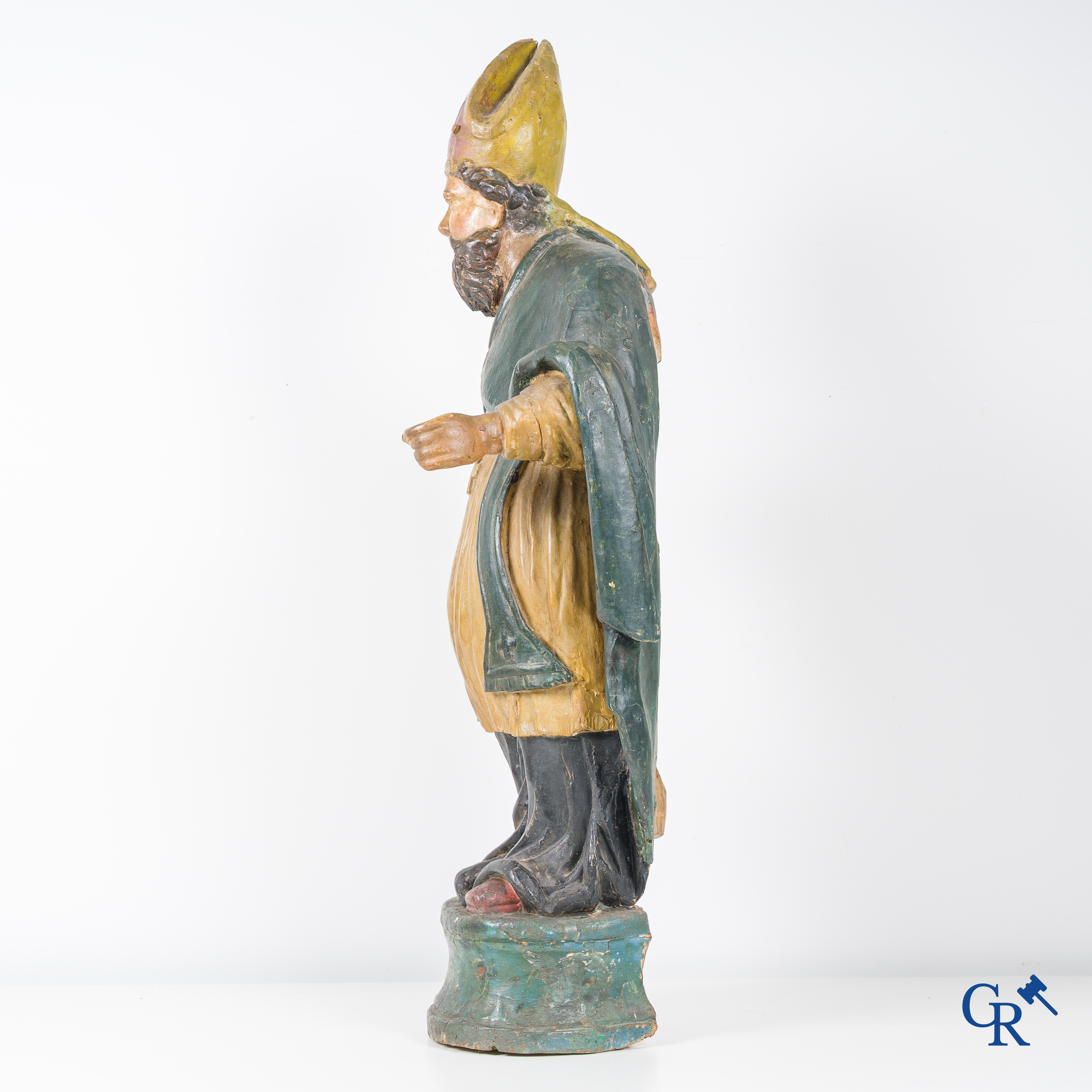 Religious objects, A wooden polychrome staute with a hollowed-out back. 18th century.