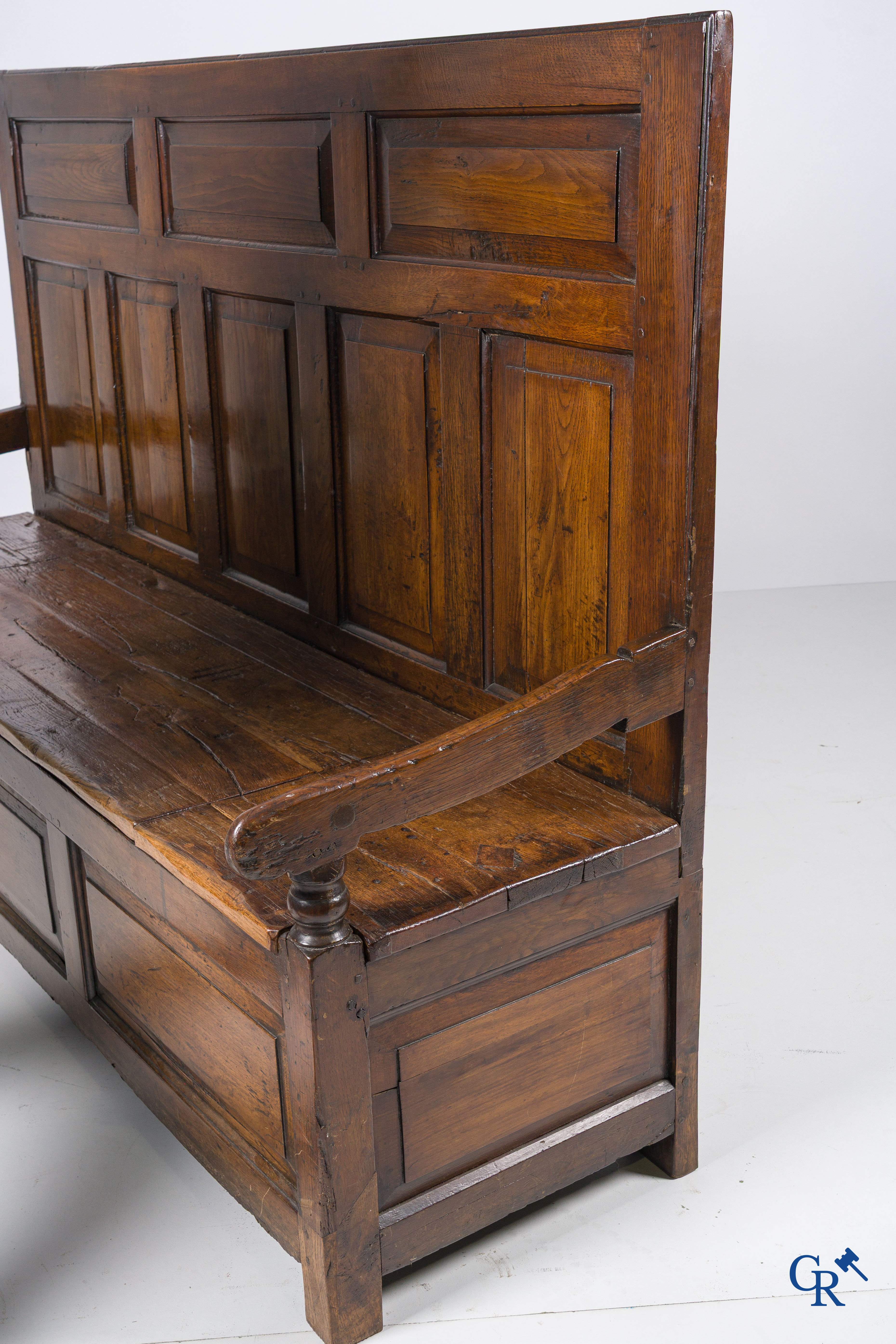 Antique oak hall bench with storage space. Beautiful patina. 18th century.