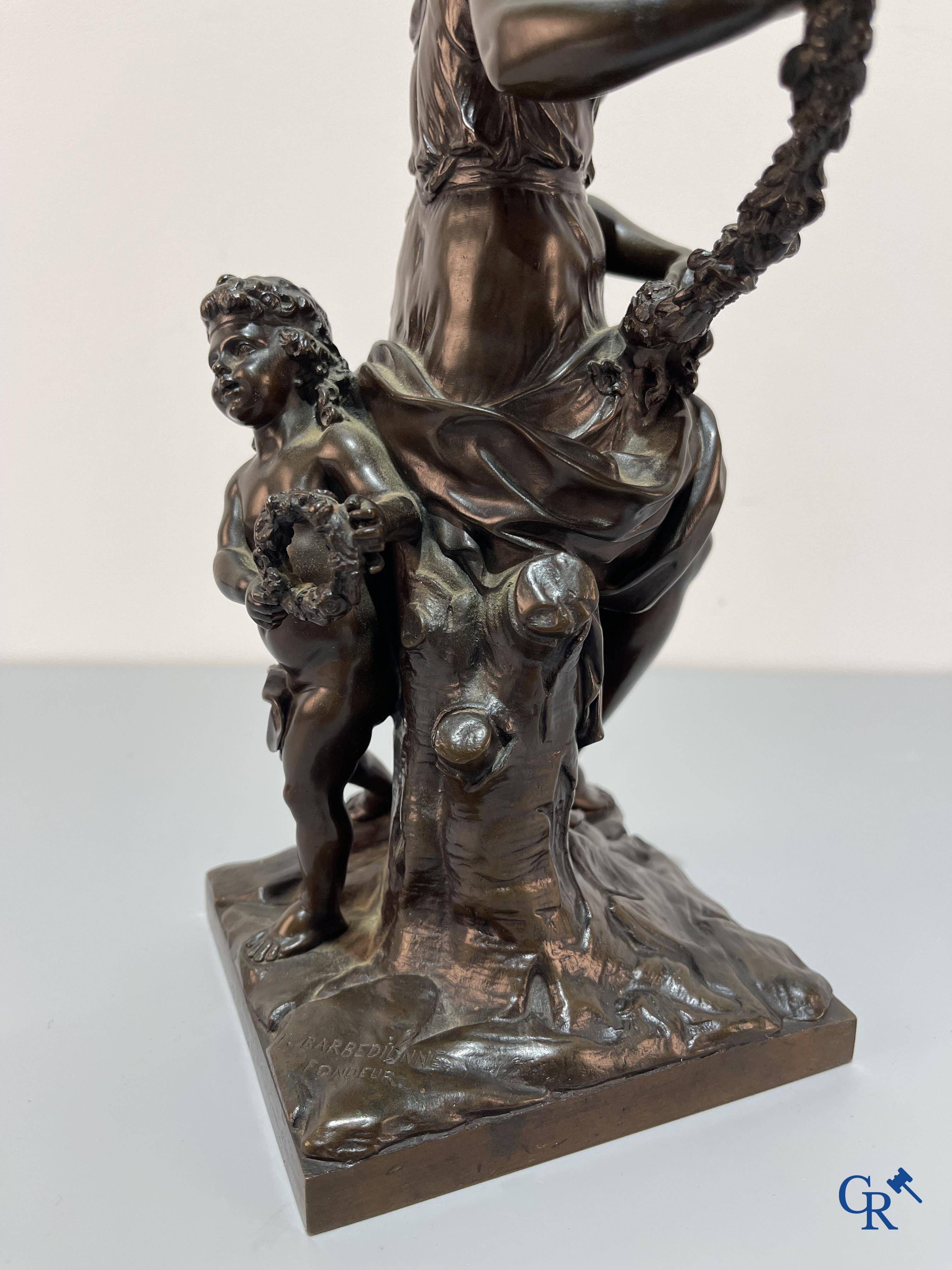 Antoine Coyzevox (après) Représentation finement sculptée de Vénus avec Cupidon. F. Barbedienne Fondeur.