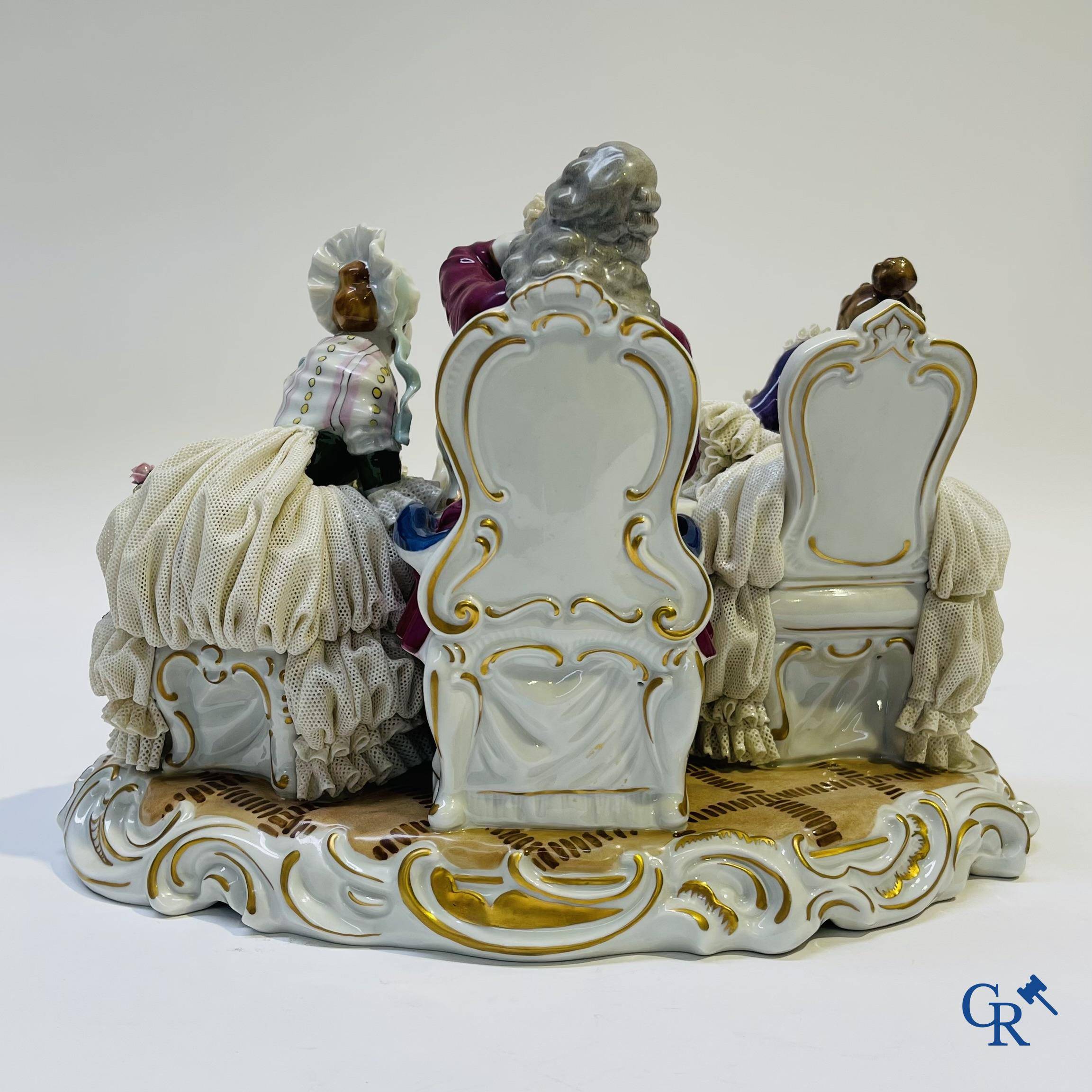 Porcelaine européenne, dans le goût de Volkstedt Rudolstadt. lace porcelain.<br />
