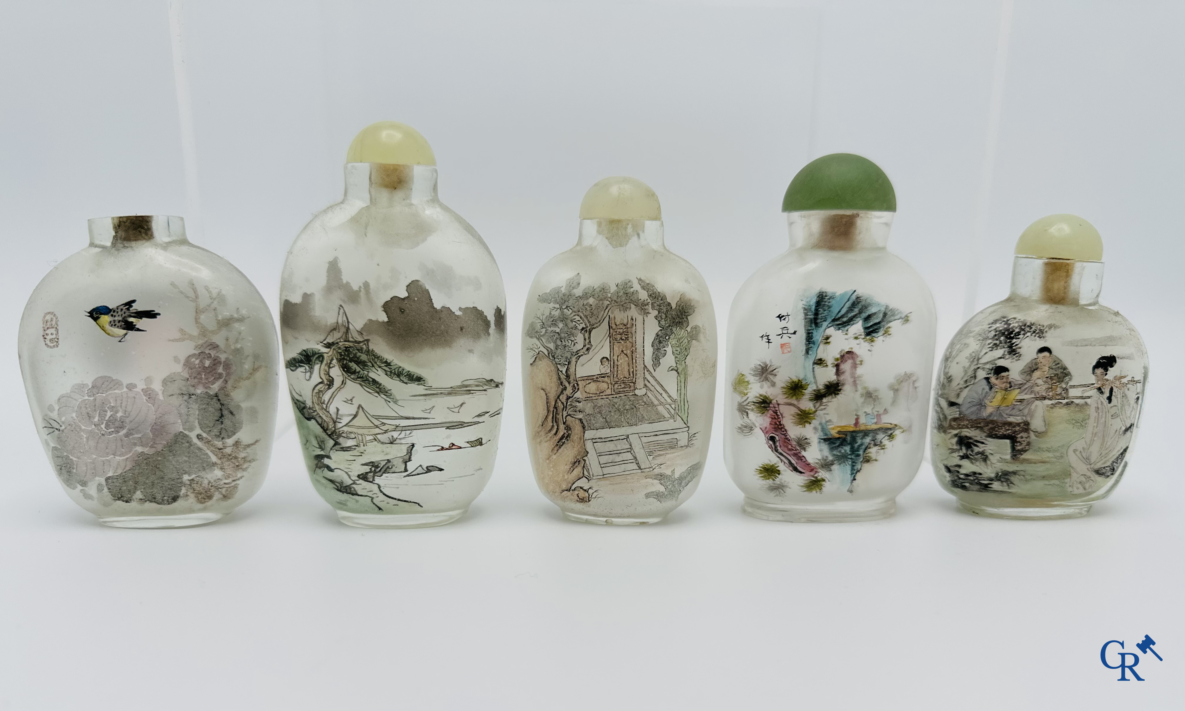 Aziatische kunst: Chine: 9 snuifflesjes.