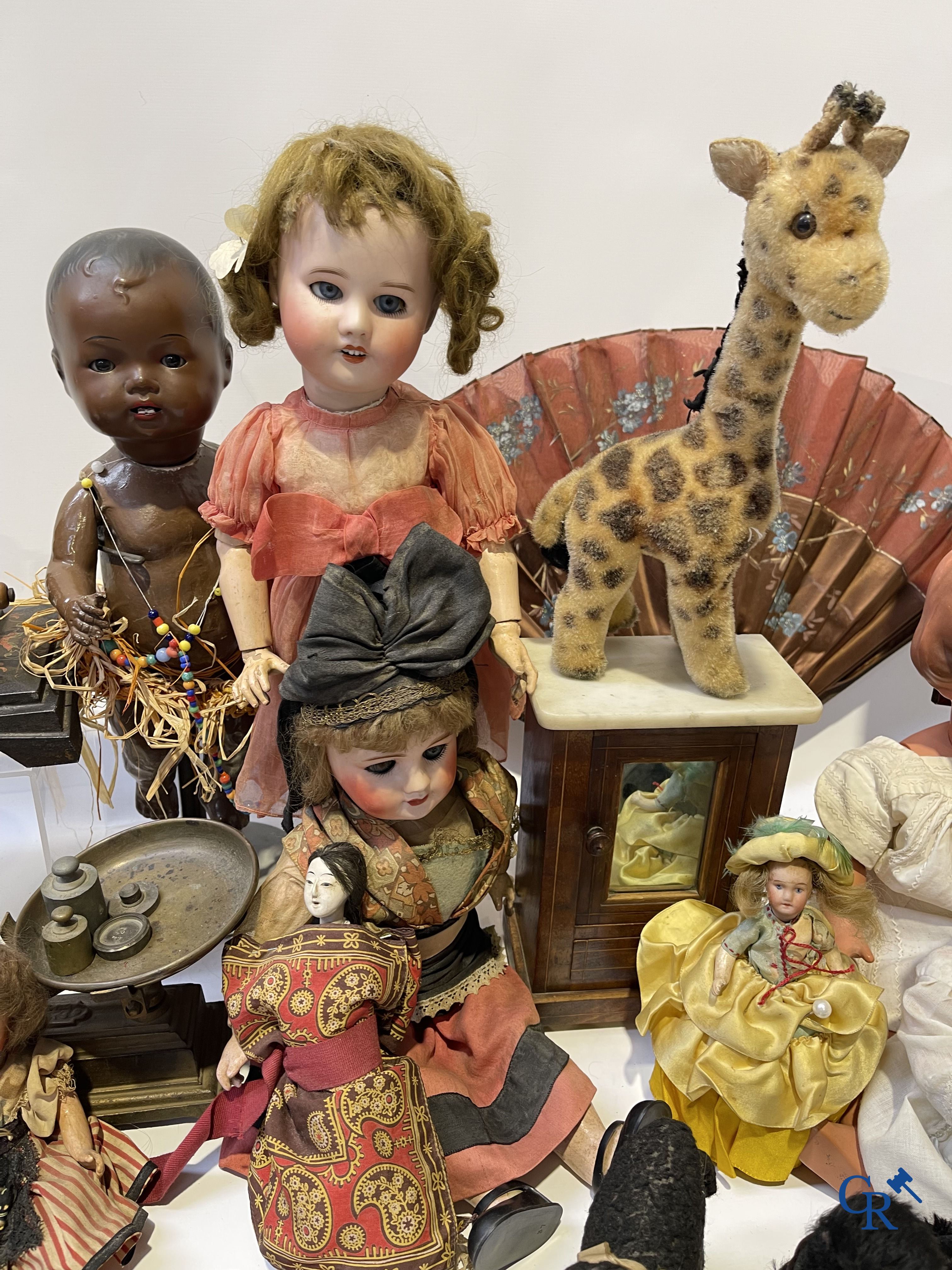 Old toys, a big lot with different antique dolls and collectibles.