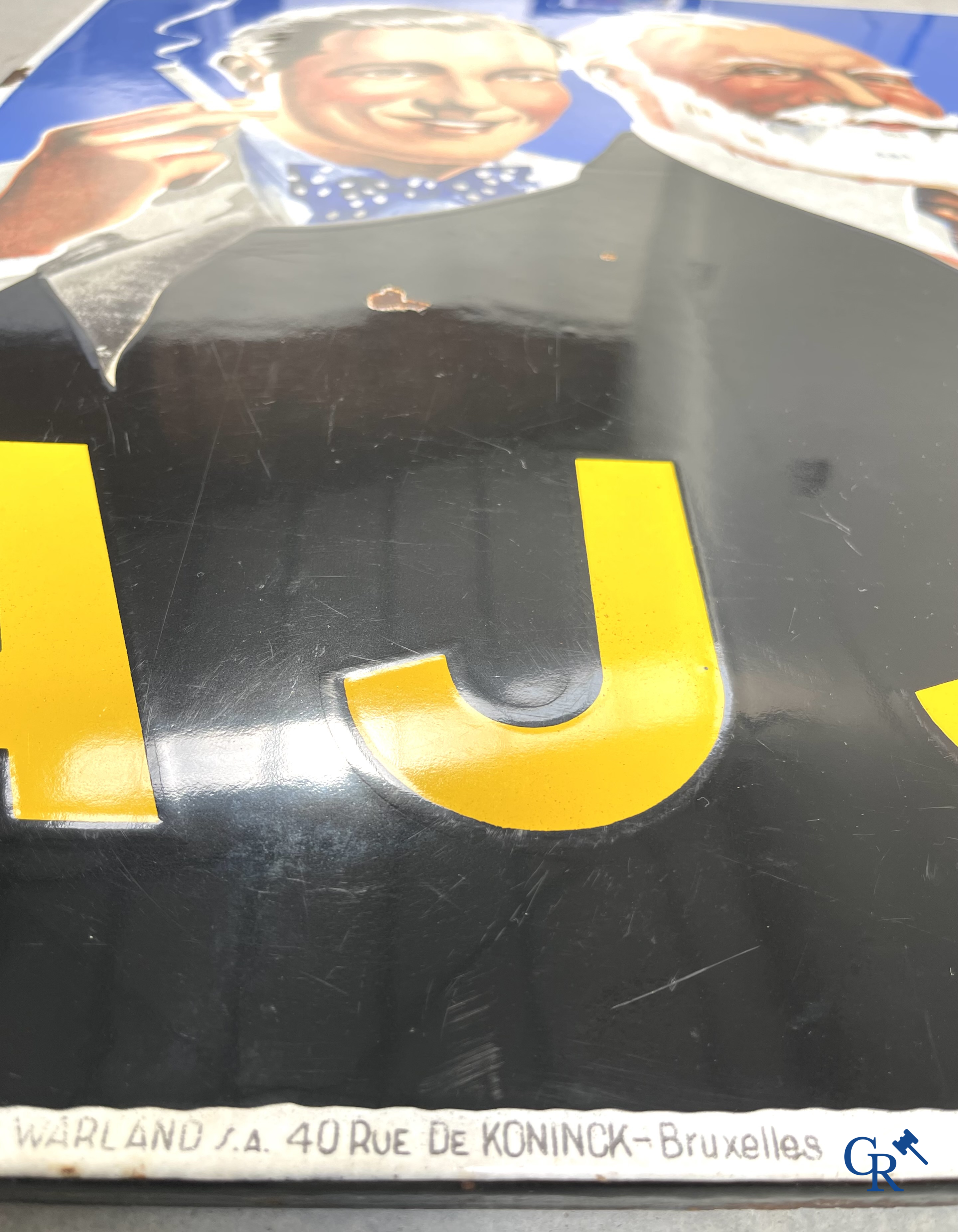 AJJA, Emaille reclamebord voor de tabakswaren van AJJA. Emaillerie Odon Warland. T.P. Bruxelles 1951.