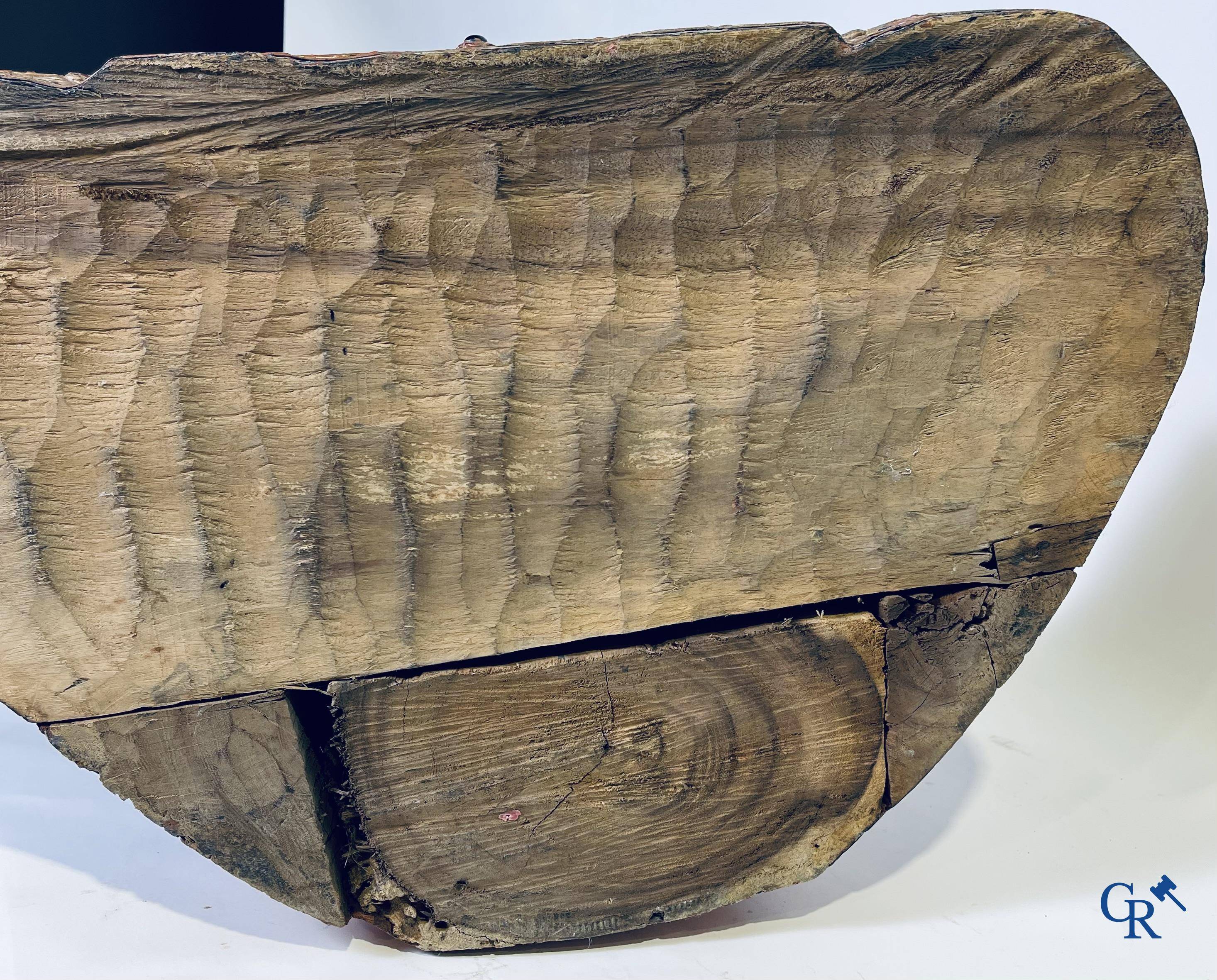 Imposing wooden lacquered Bouddha. Burma, 19th century.