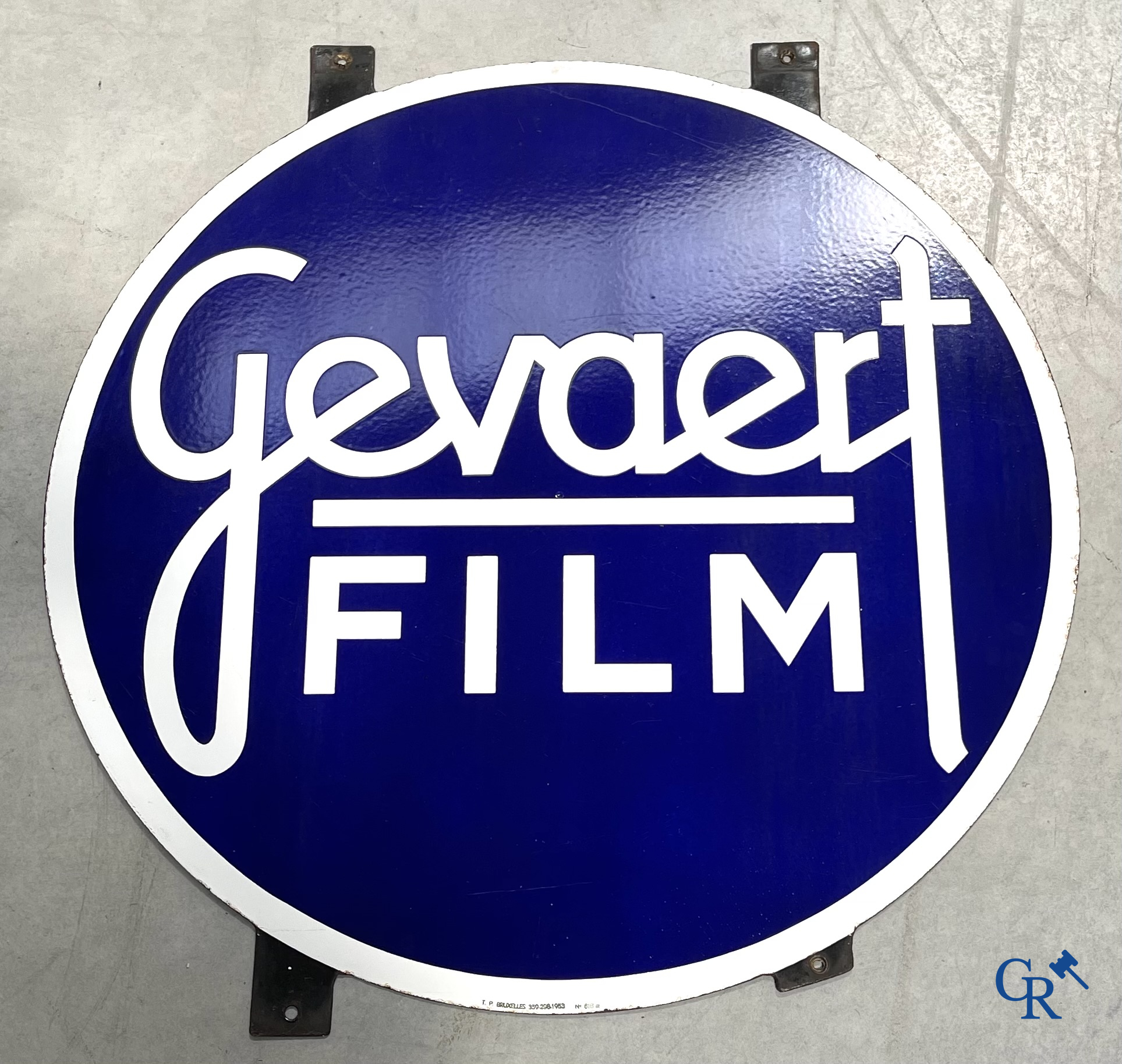 Gevaert film, dubbelzijdig emaille reclame bord. T.P. Bruxelles 1953.