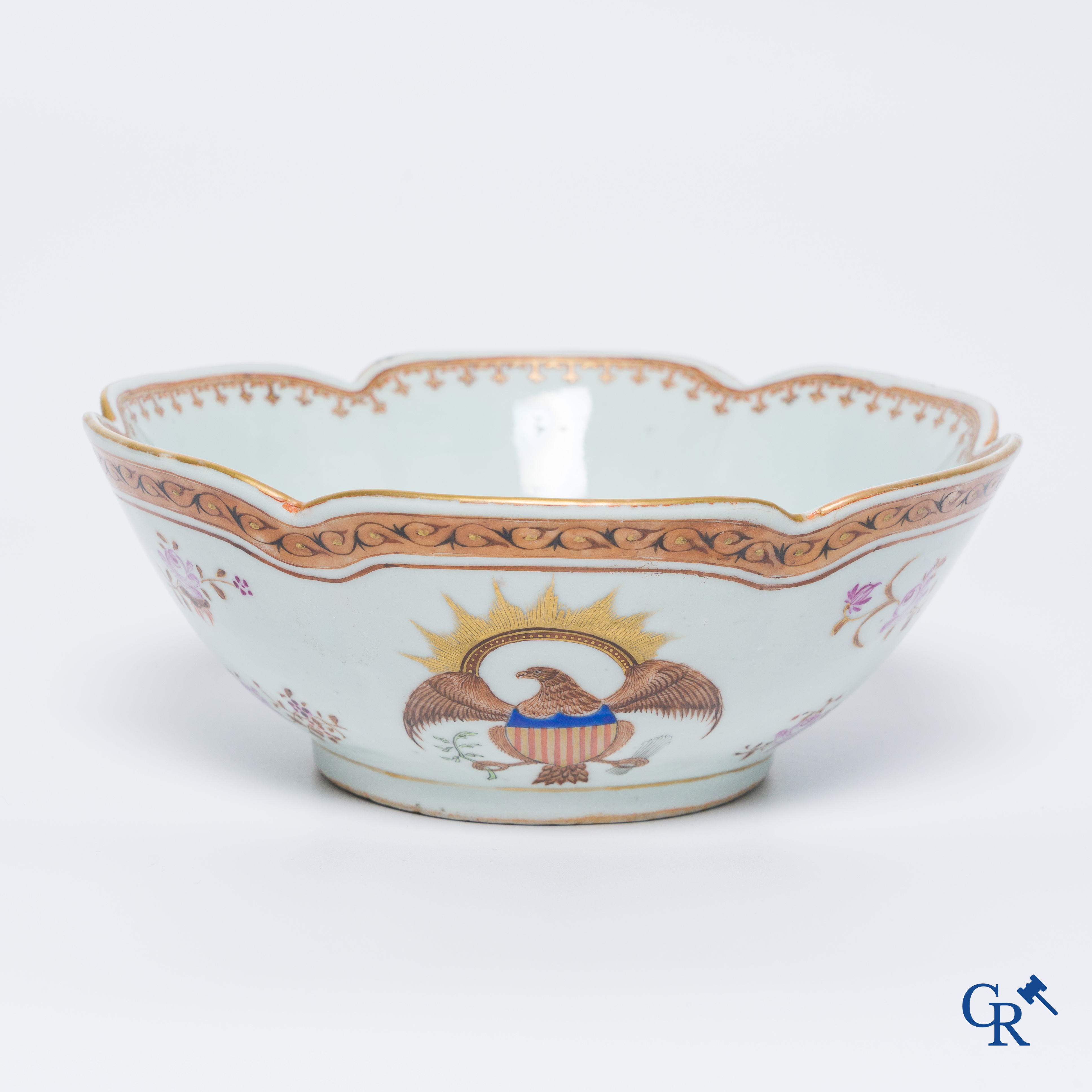 Aziatica: Een Chinese famille rose kom in export porselein voor de Amerikaanse markt.