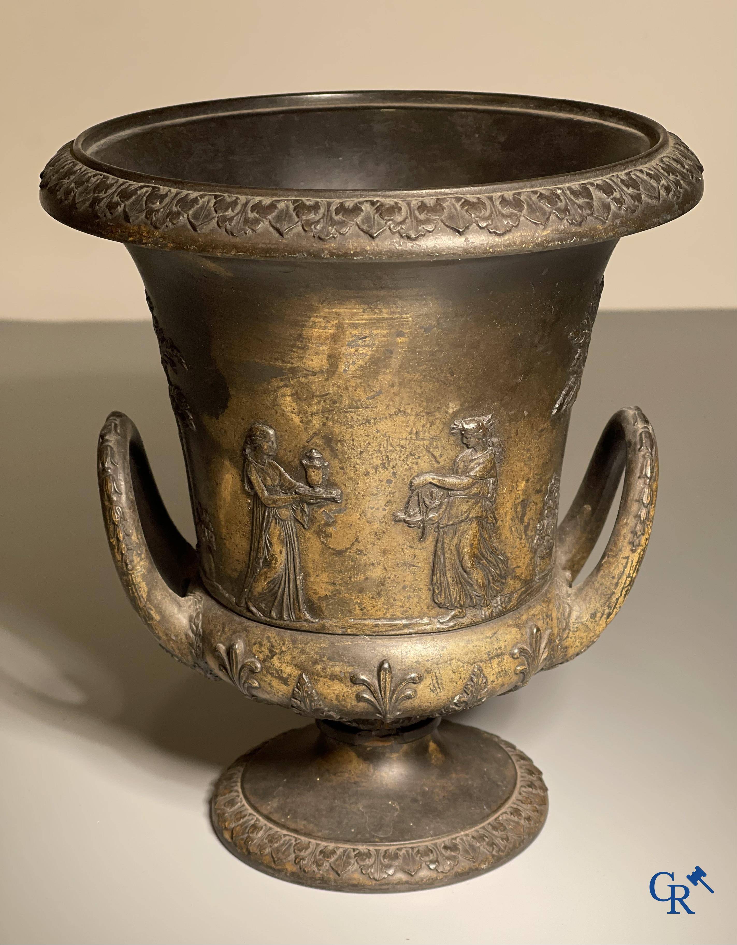 Wedgwood, a late 18th century Medici vase in black basalt.