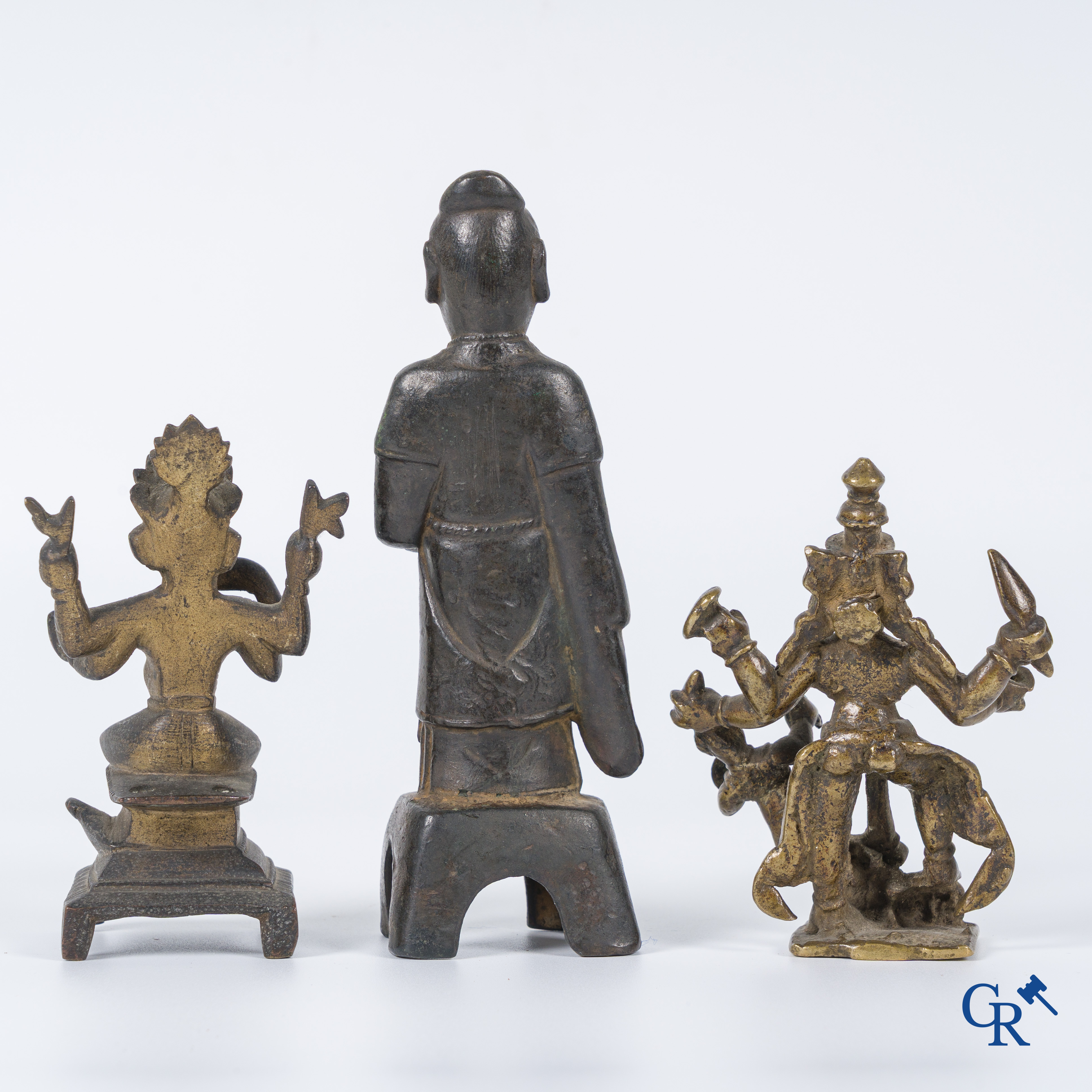 Aziatica, 3 Chinese en Indische bronzen voorstellingen waaronder Ganesha. 18e-19e eeuw.
