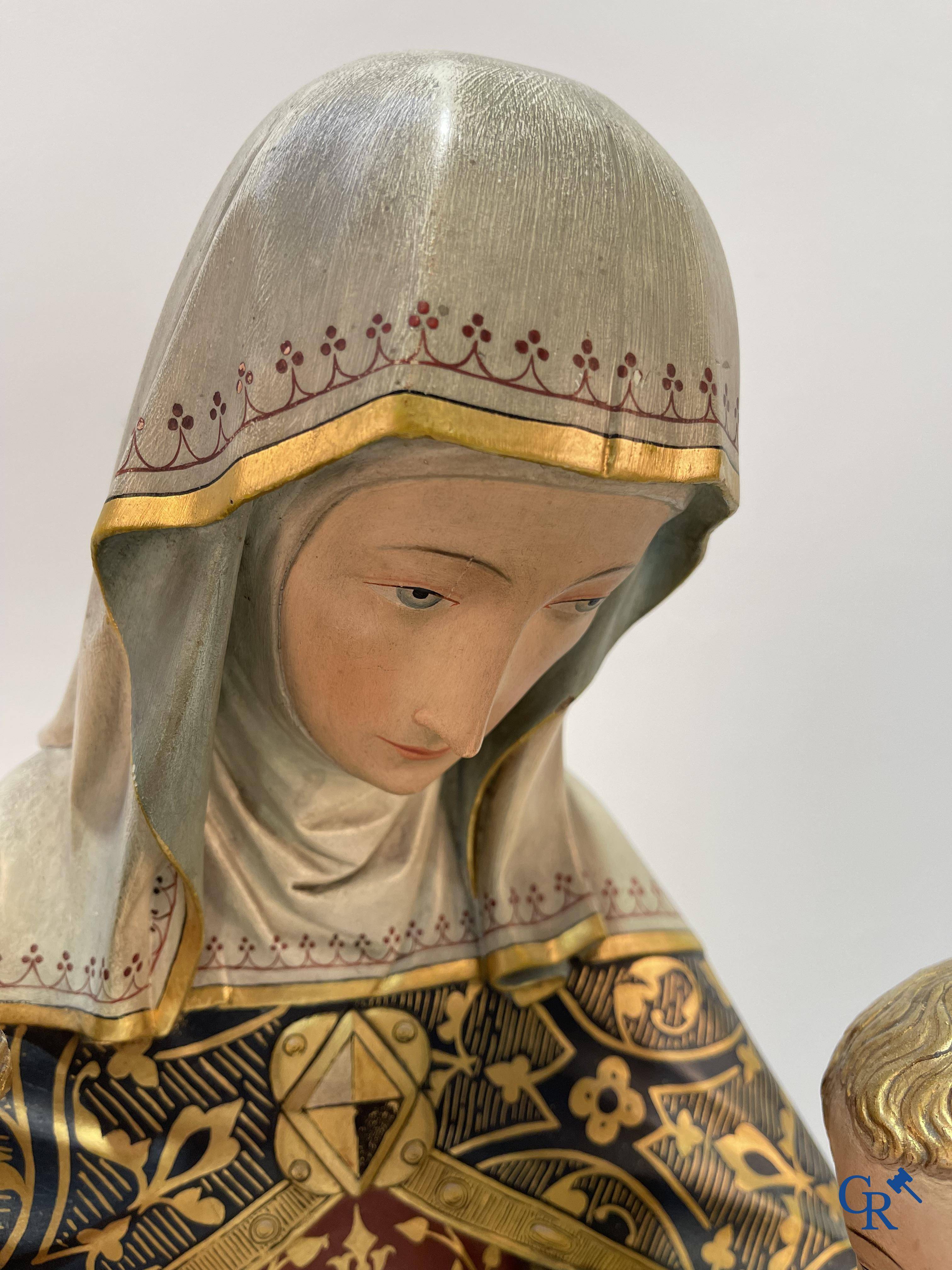 Religious objects, representation of Sint Barbara and Sint Anna ten Drieën in original polychromy. Late 19th century.