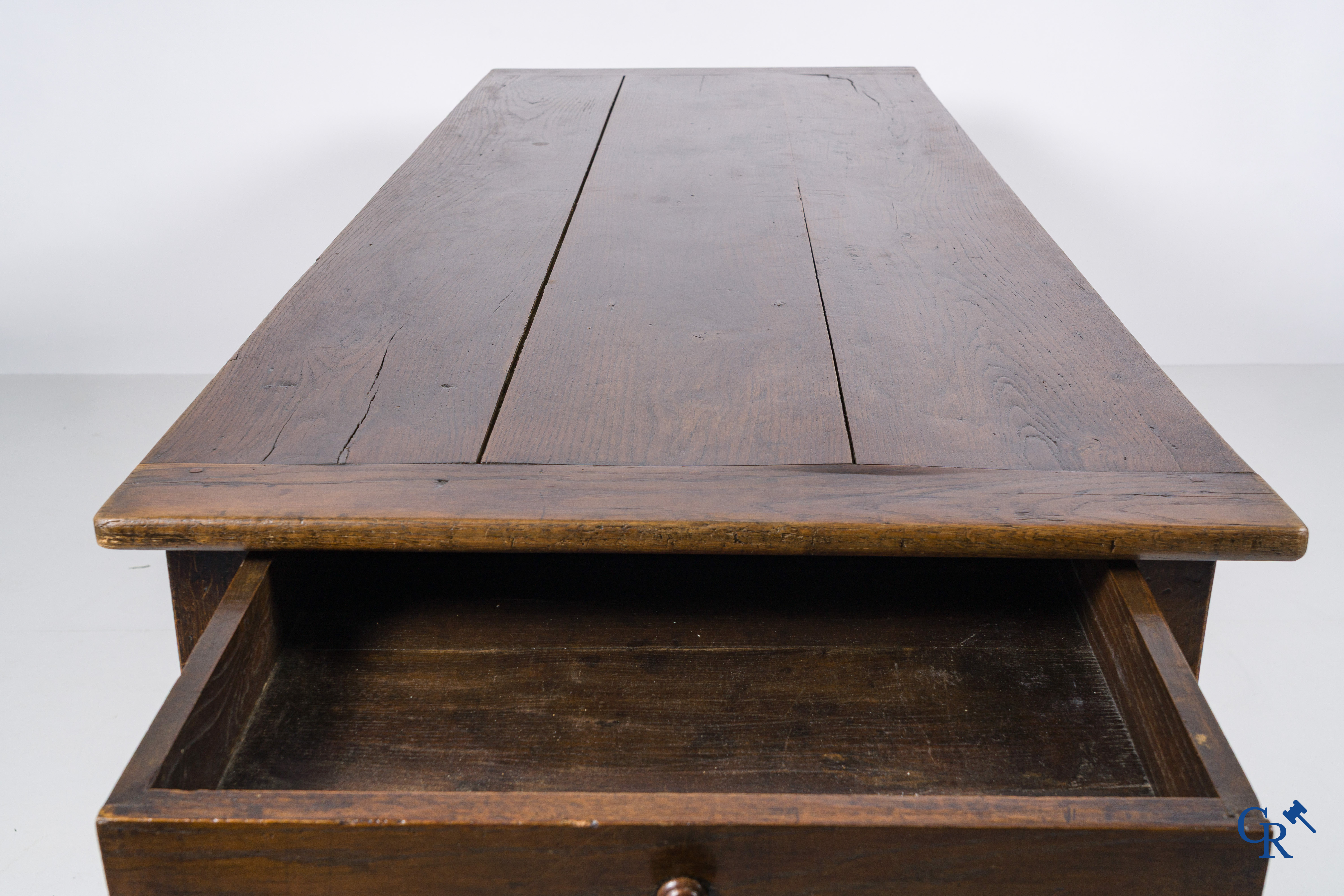 Antique oak monastery table with pull-out leaf and 1 drawer. Late 18th - Early 19th century.