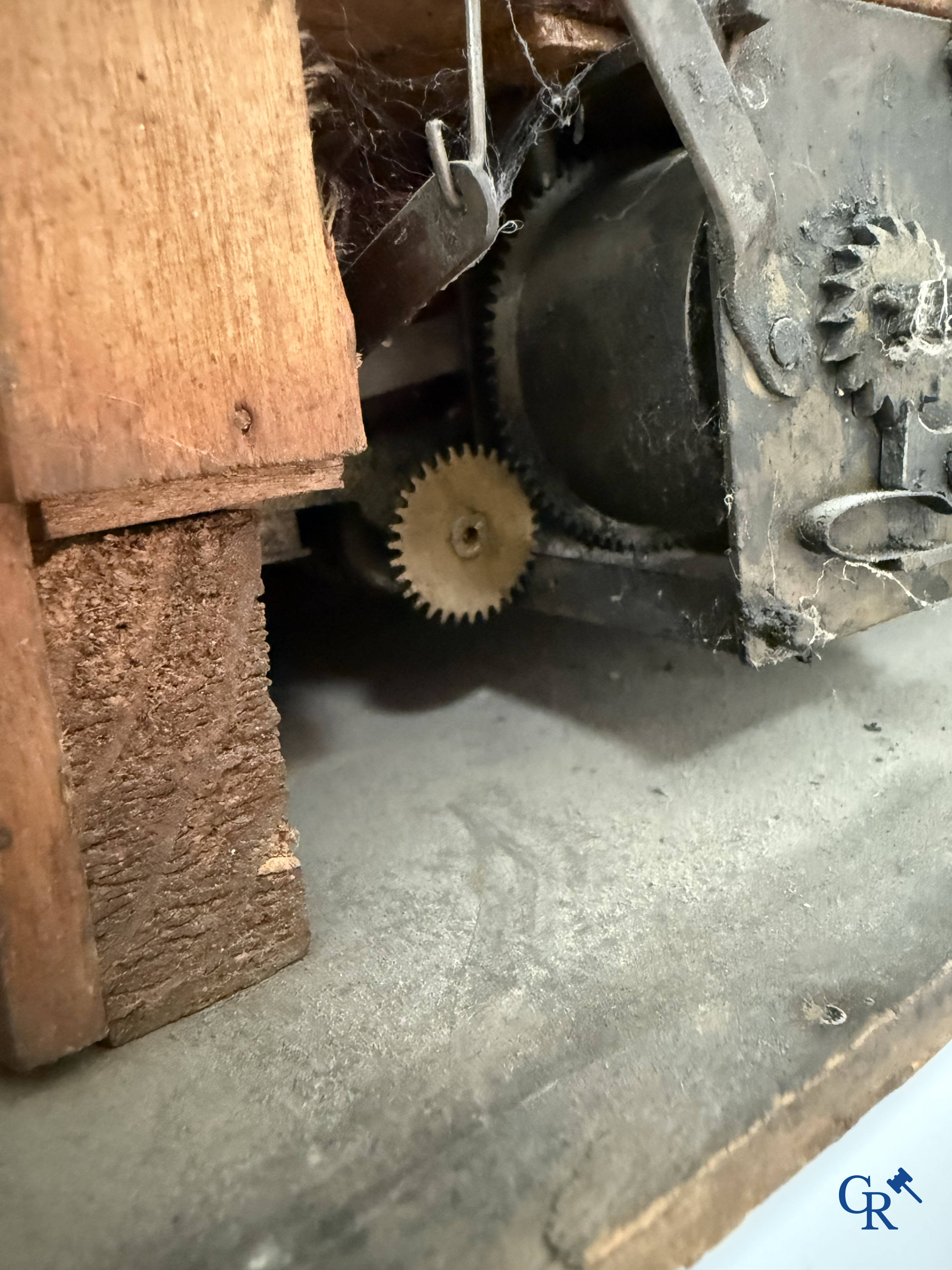 Phalibois, zeldzaam mechanisch geanimeerd diorama met jonglerende acrobaat. Frankrijk circa 1875.