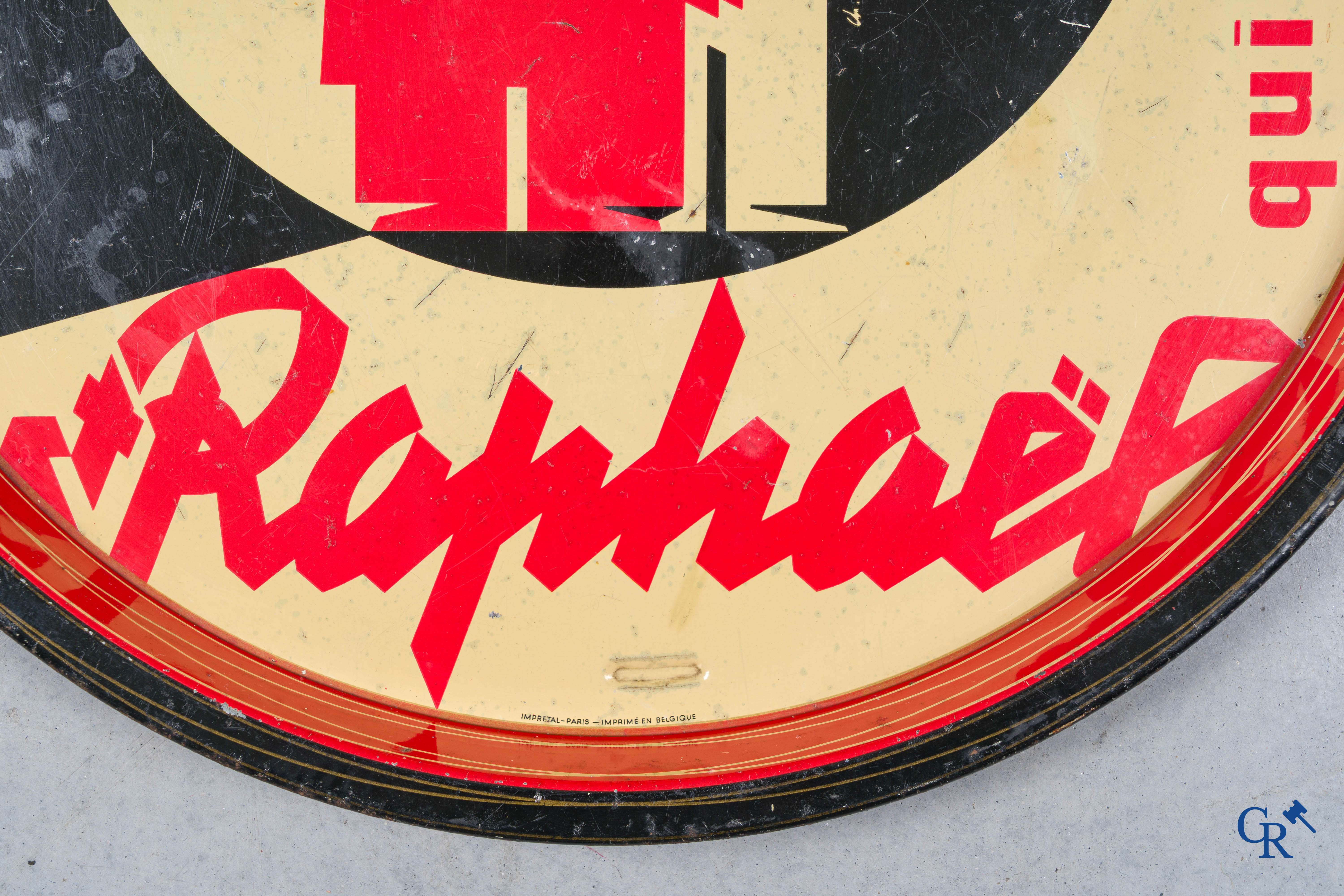 Charles Loupot (1892-1962) St. Raphaël Quinquina, L'apéritif de France. Une paire de plateaus en tôle peinte.