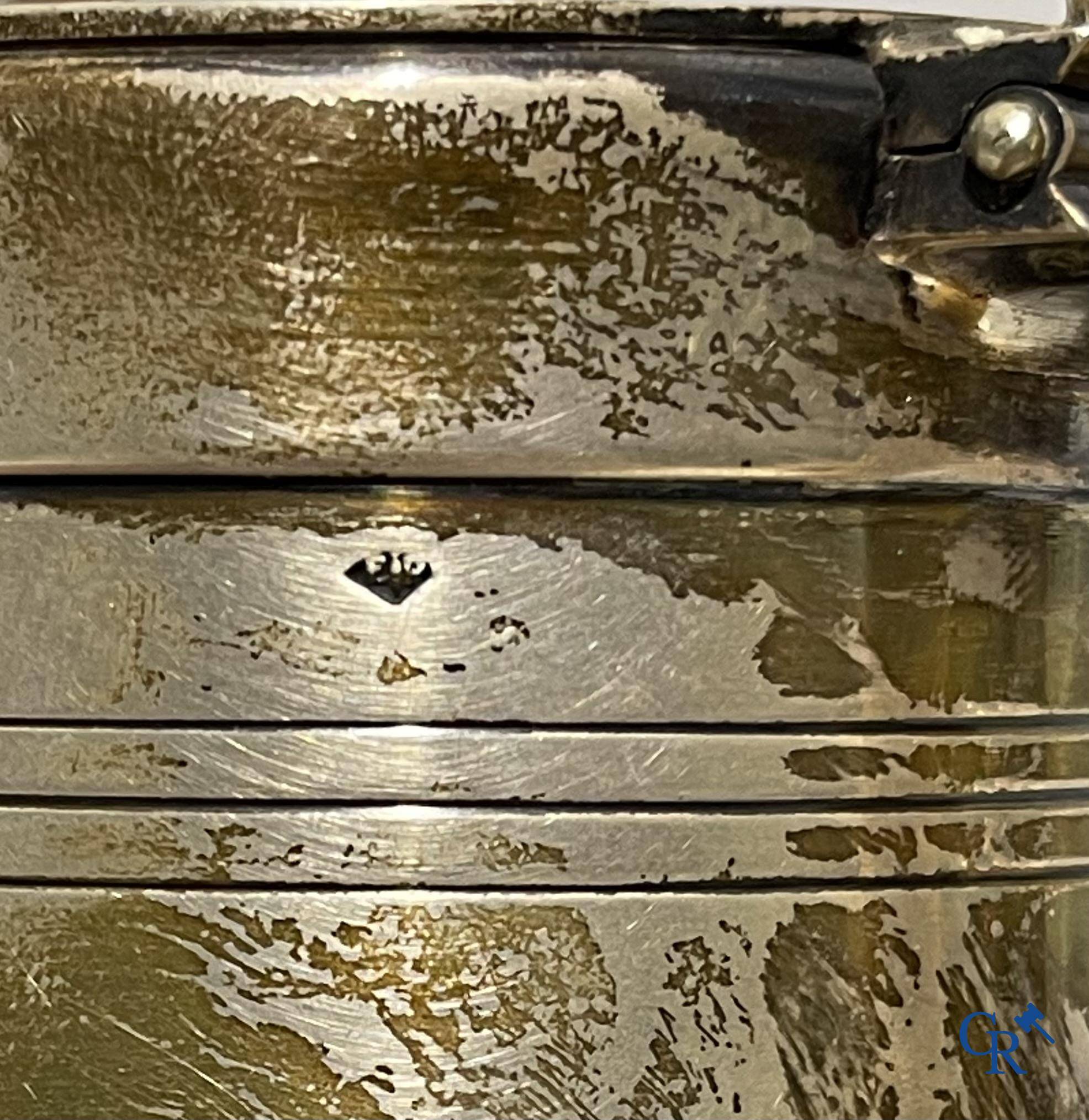 Silver, Simonet à Bruxelles and Emile Puiforcat Paris: Part of a coffee and tea set in silver 900°/00.