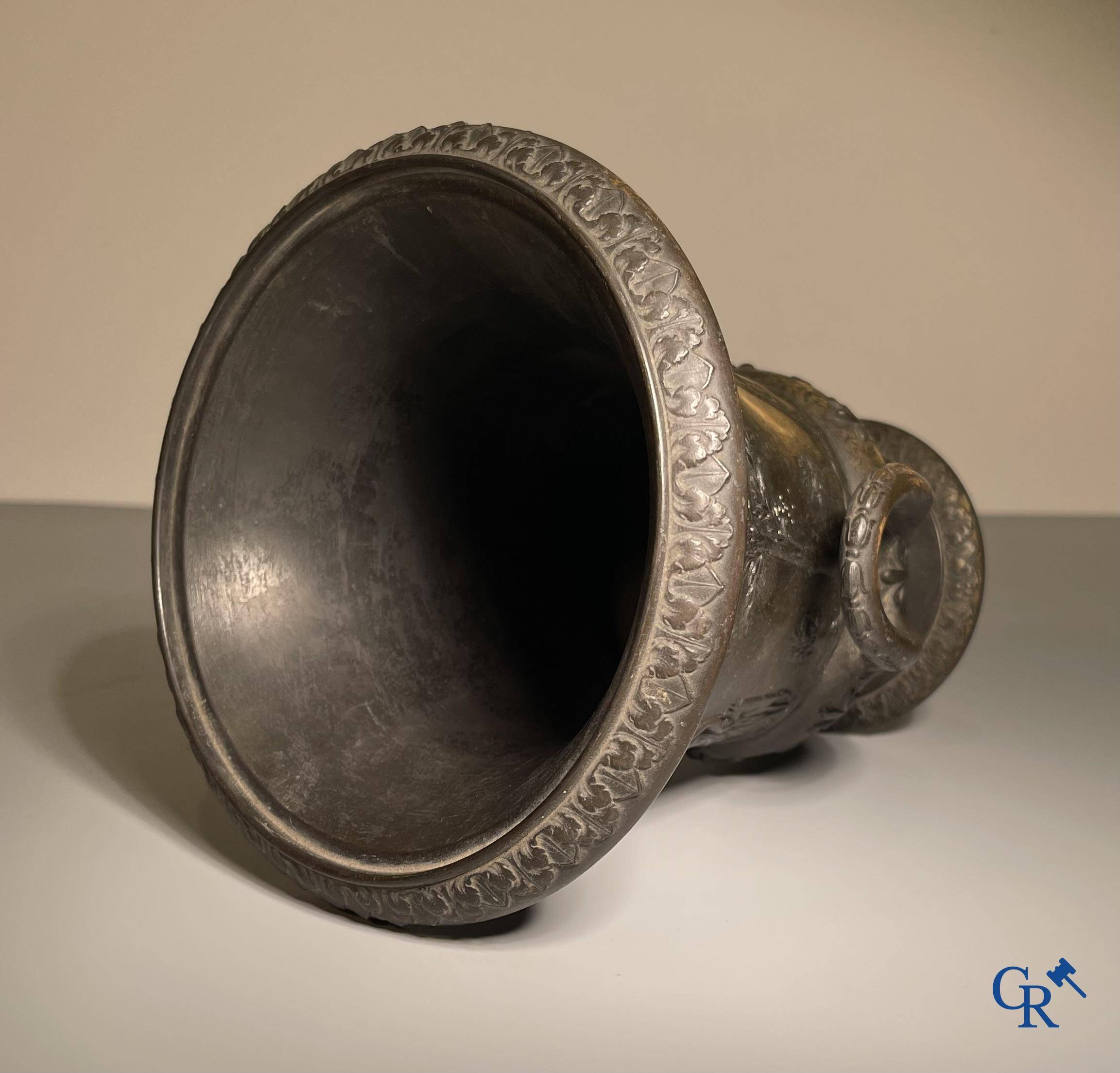 Wedgwood, a late 18th century Medici vase in black basalt.