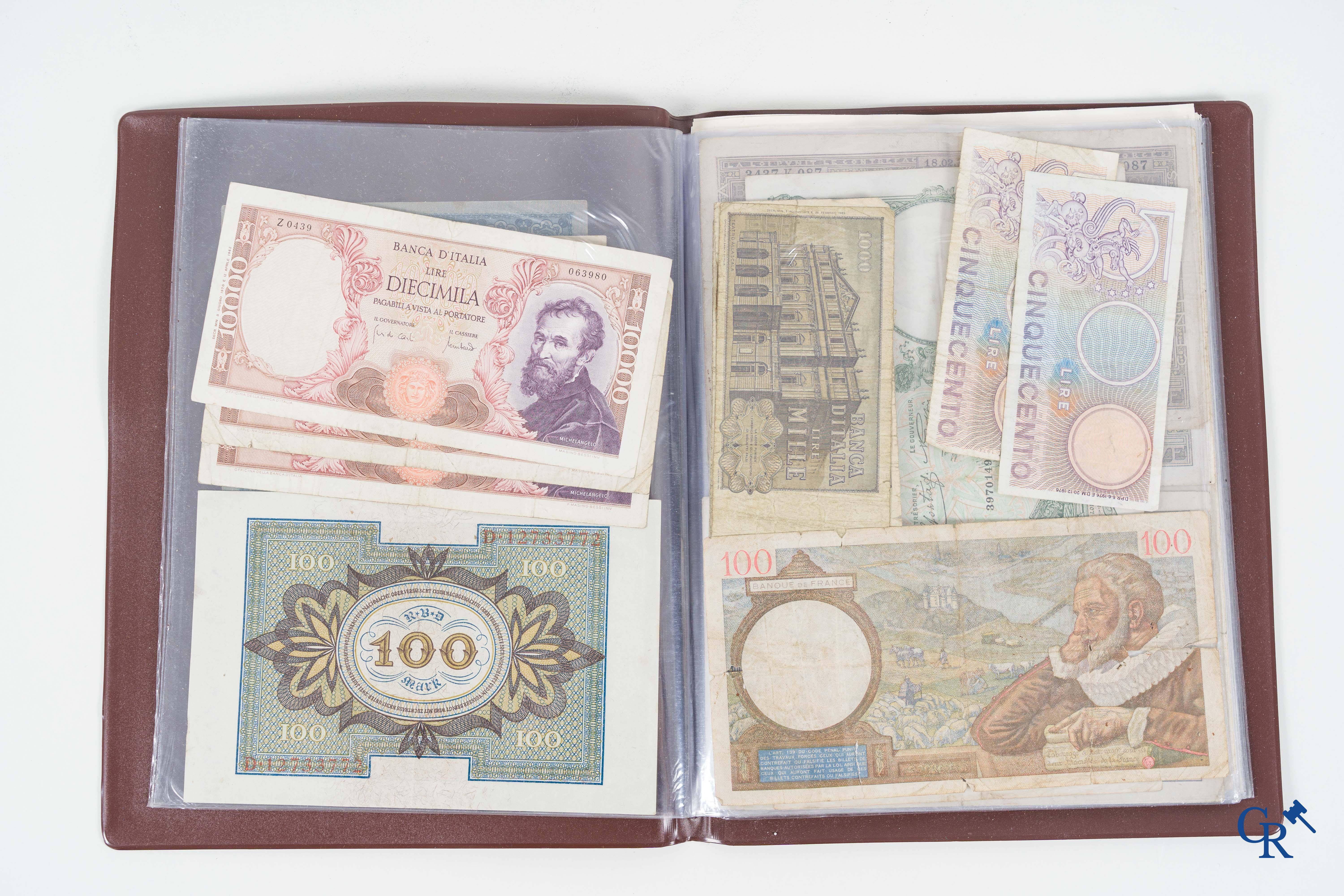 Pièces de monnaie et billets de banque, un lot avec des vieilles pièces, y compris de l'argent et des billets de banque.