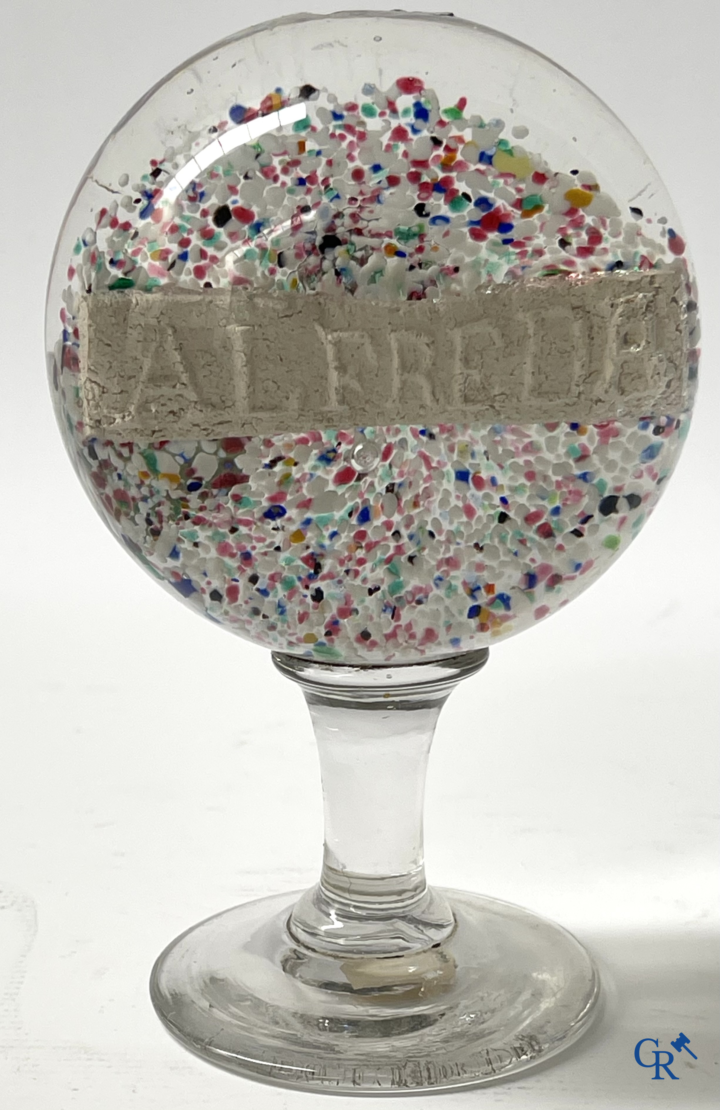 Several press papers and sulfure objects including a rare boule press paper depicting Henri II.