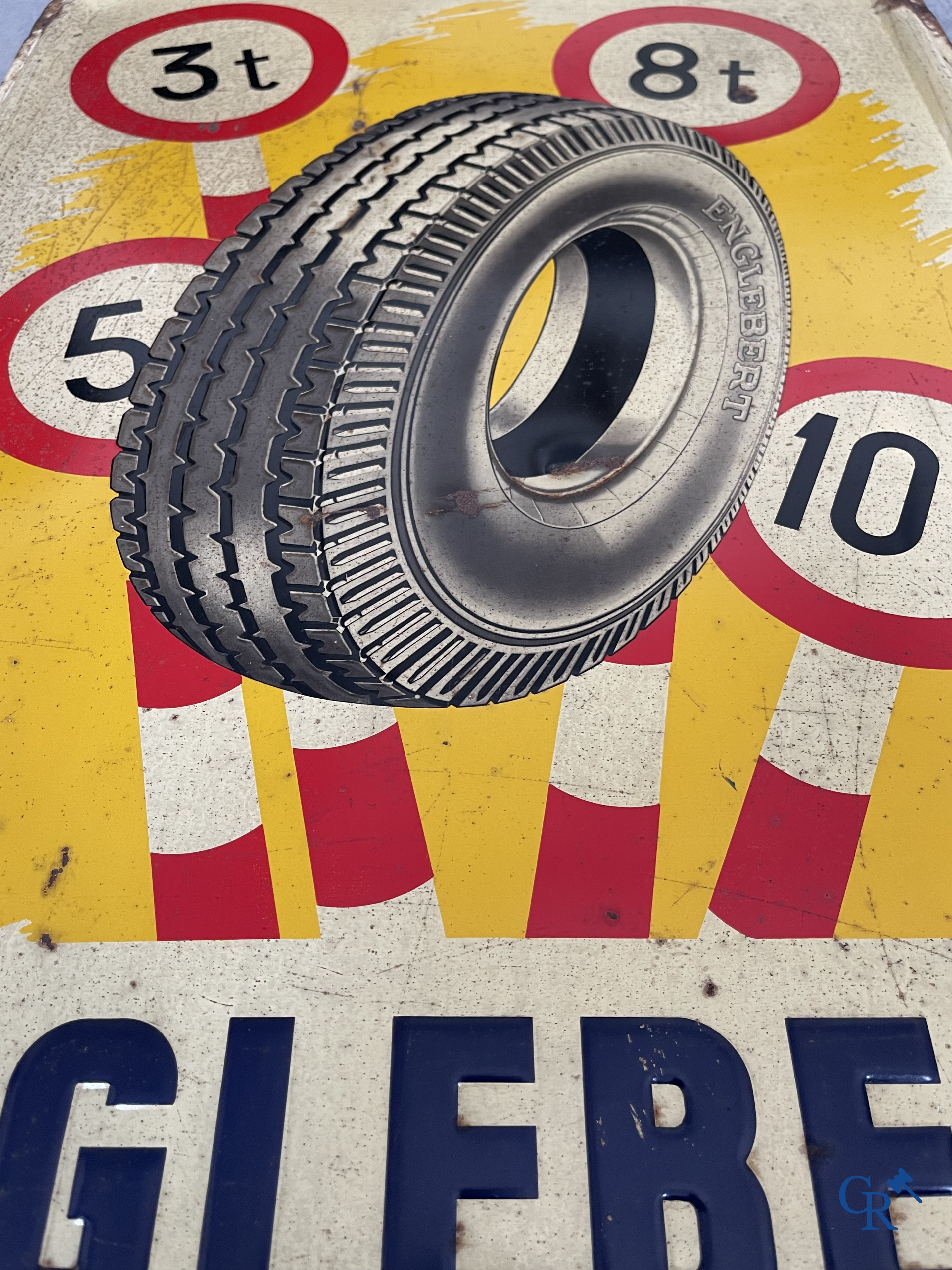 Englebert, publiciteit gedrukt op metaal voor Englebert banden. Etabl. J. Schuybroek S.A. Hoboken Anvers. 1951.