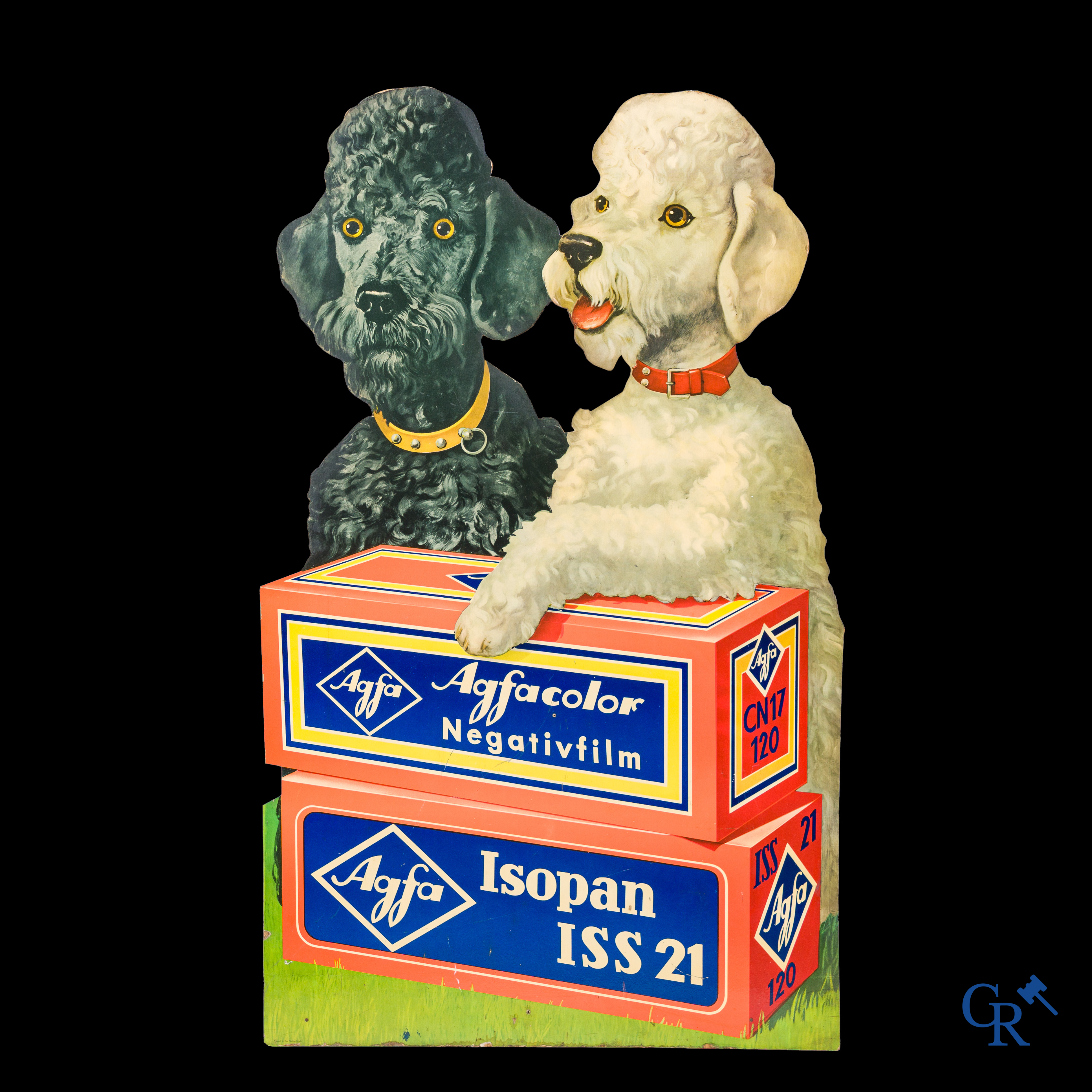 Agfa, Publiciteitspaneel met een zwarte en een witte poedel voor Agfacolor Negativfilm en Isopan. papier op multiplex.