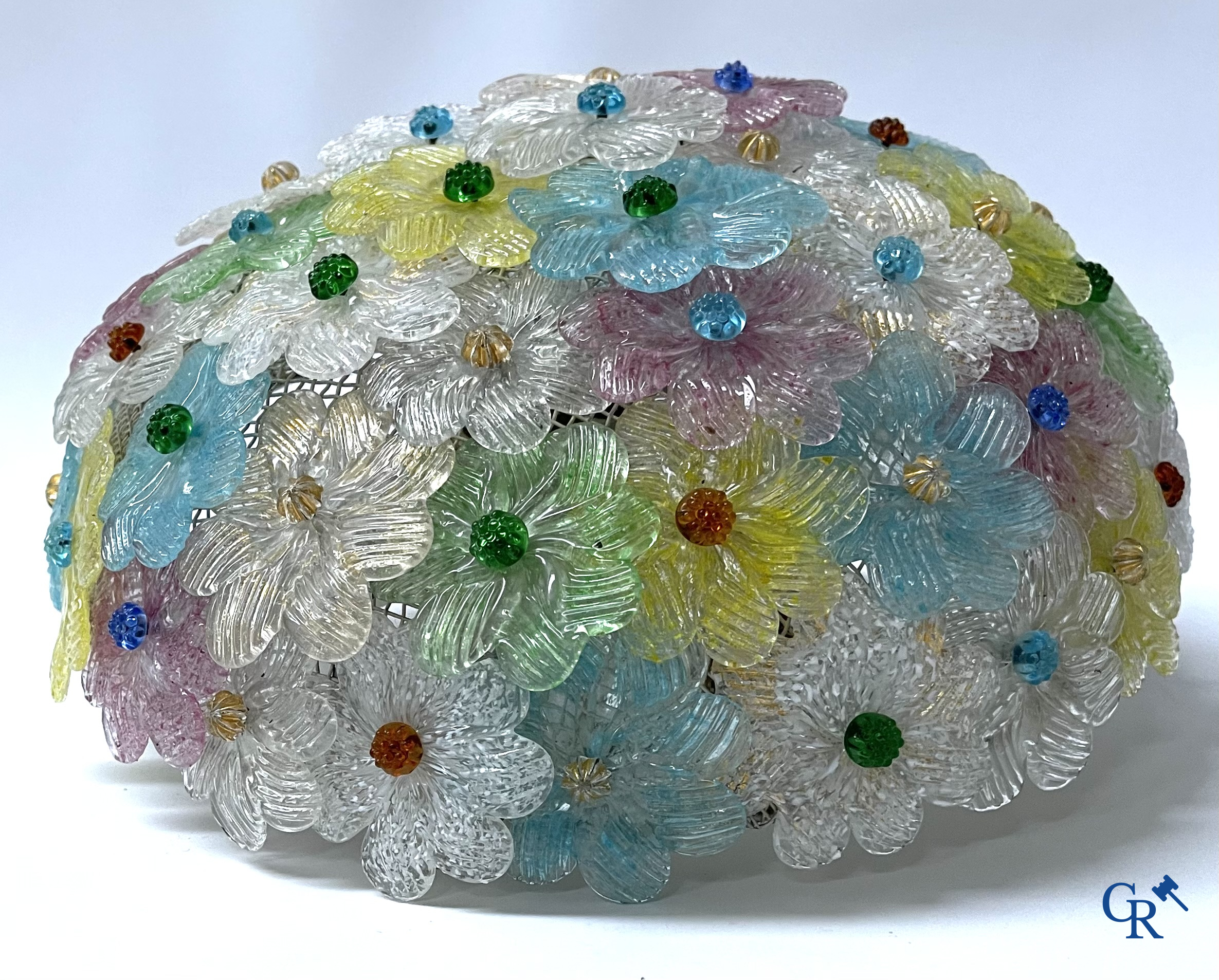 A lot of a Venetian table lamp, a pair of large wall lights in Venetian glass and a Murano ceiling lamp.