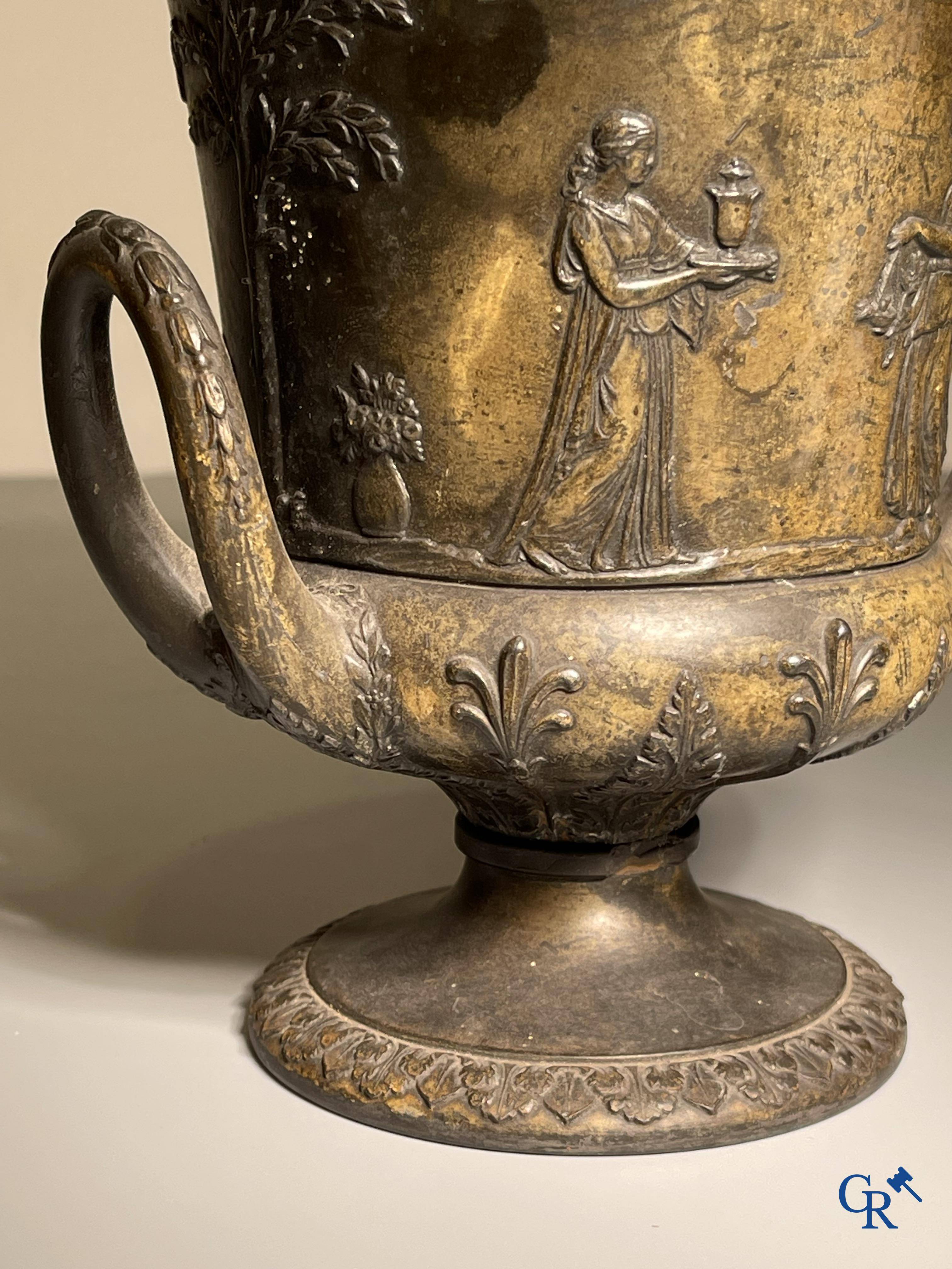 Wedgwood, a late 18th century Medici vase in black basalt.