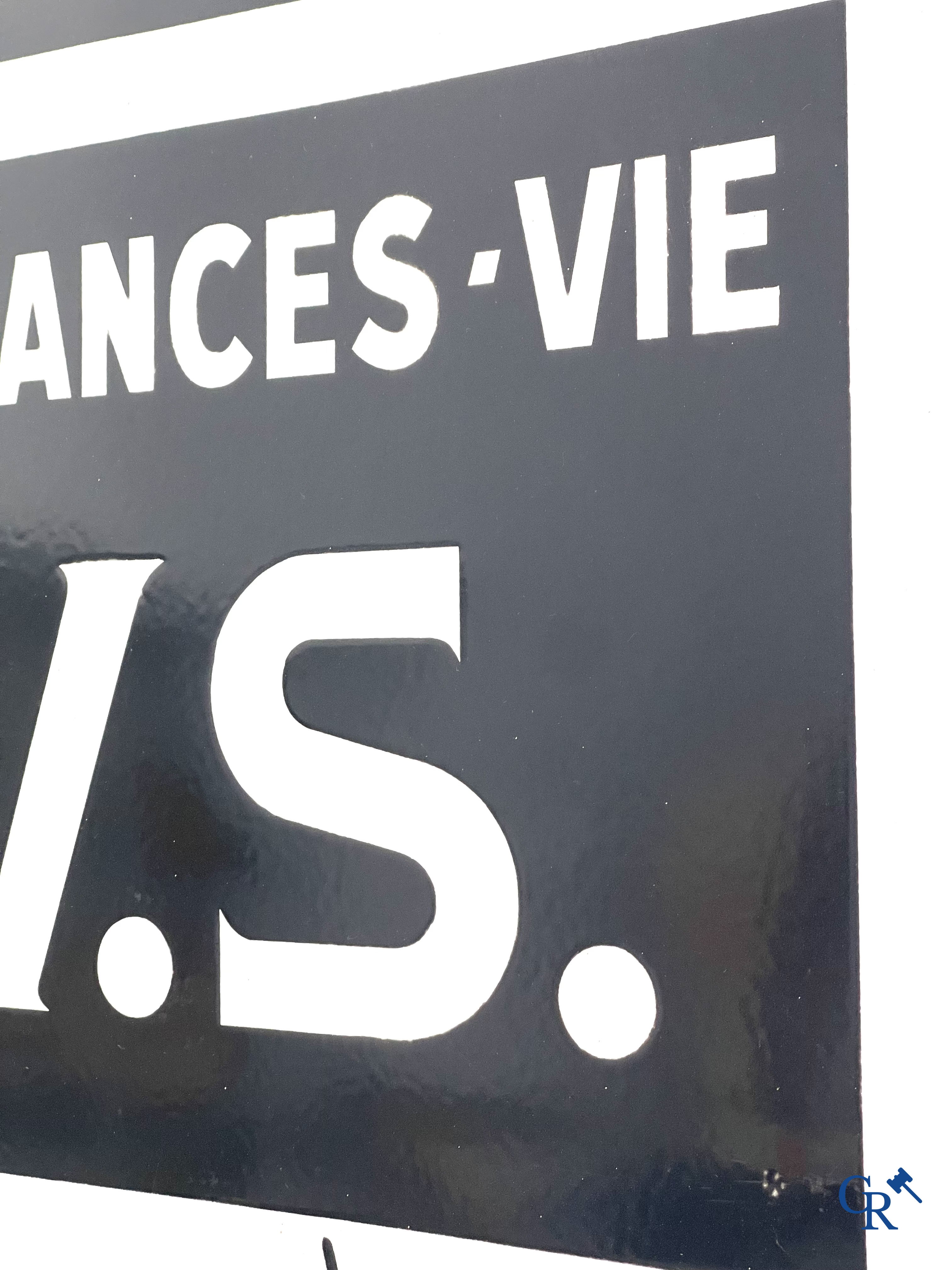 RVS, groot emaille reclamebord voor de Rotterdamse Verzekerings Sociëteit. Foremail, TPB 1957.