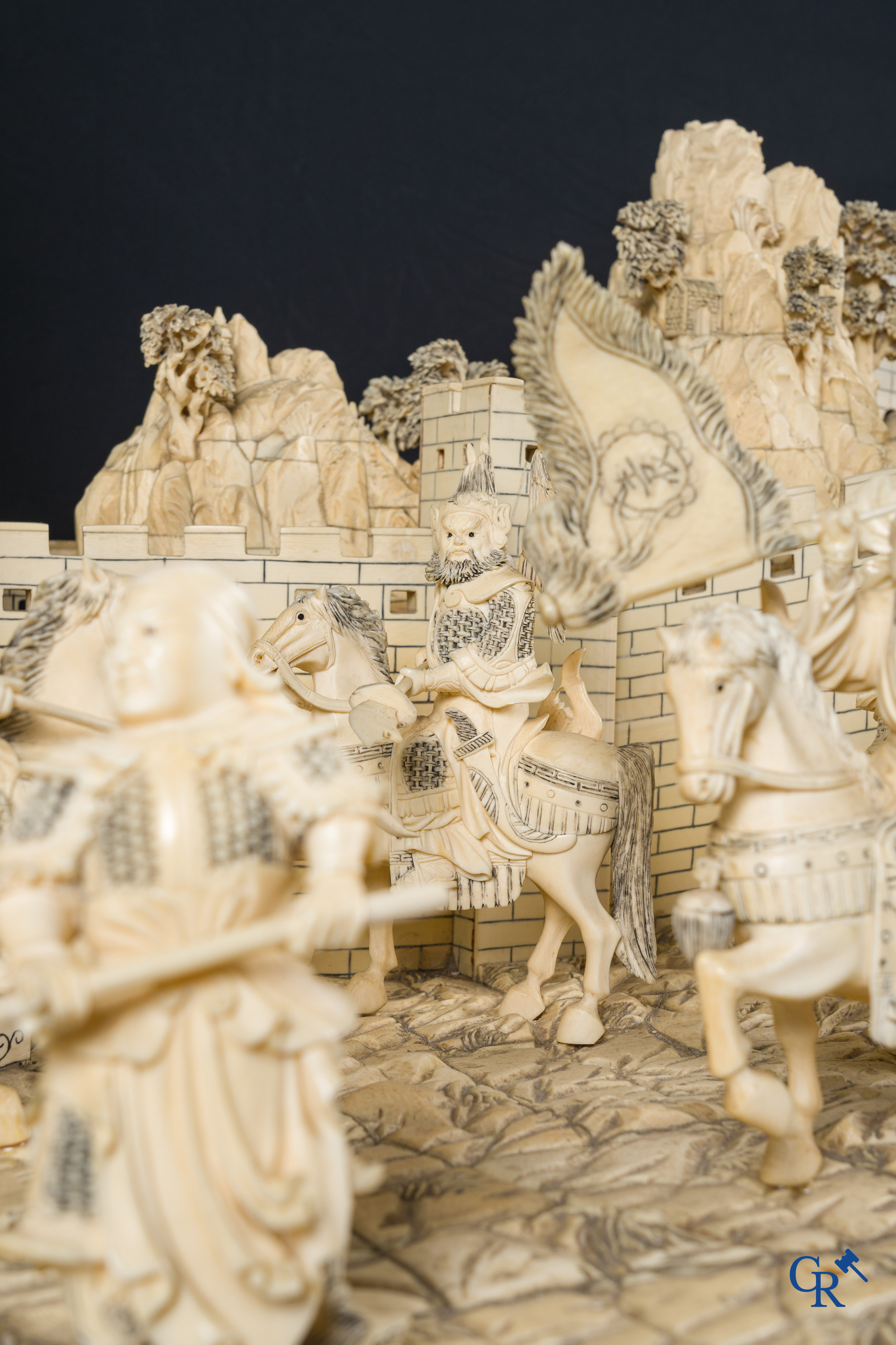 Aziatica, een grote Chinese groep in ivoor en hout. Late Qing-dynastie (1644-1912).