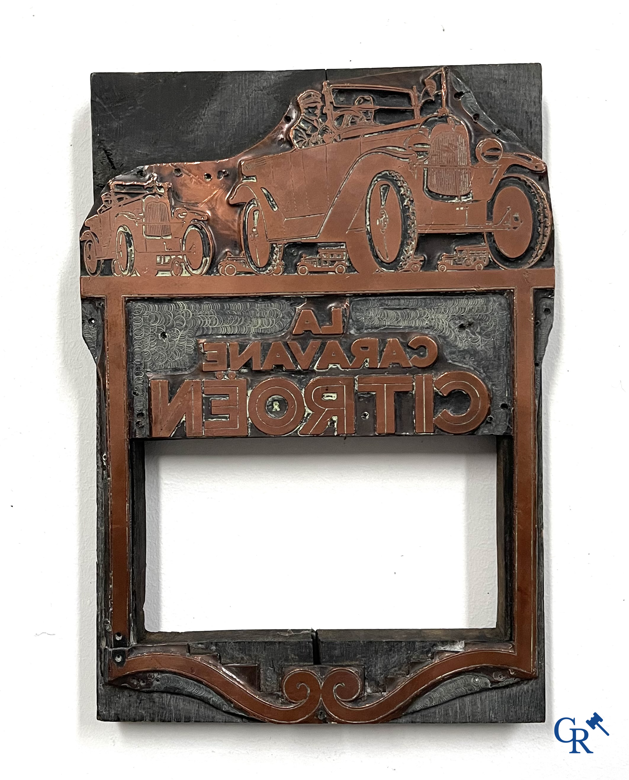 La Caravanne Citroën. Een etsplaat voor de expedities van de jaren '20 en '30 georganiseerd door André Citroën.