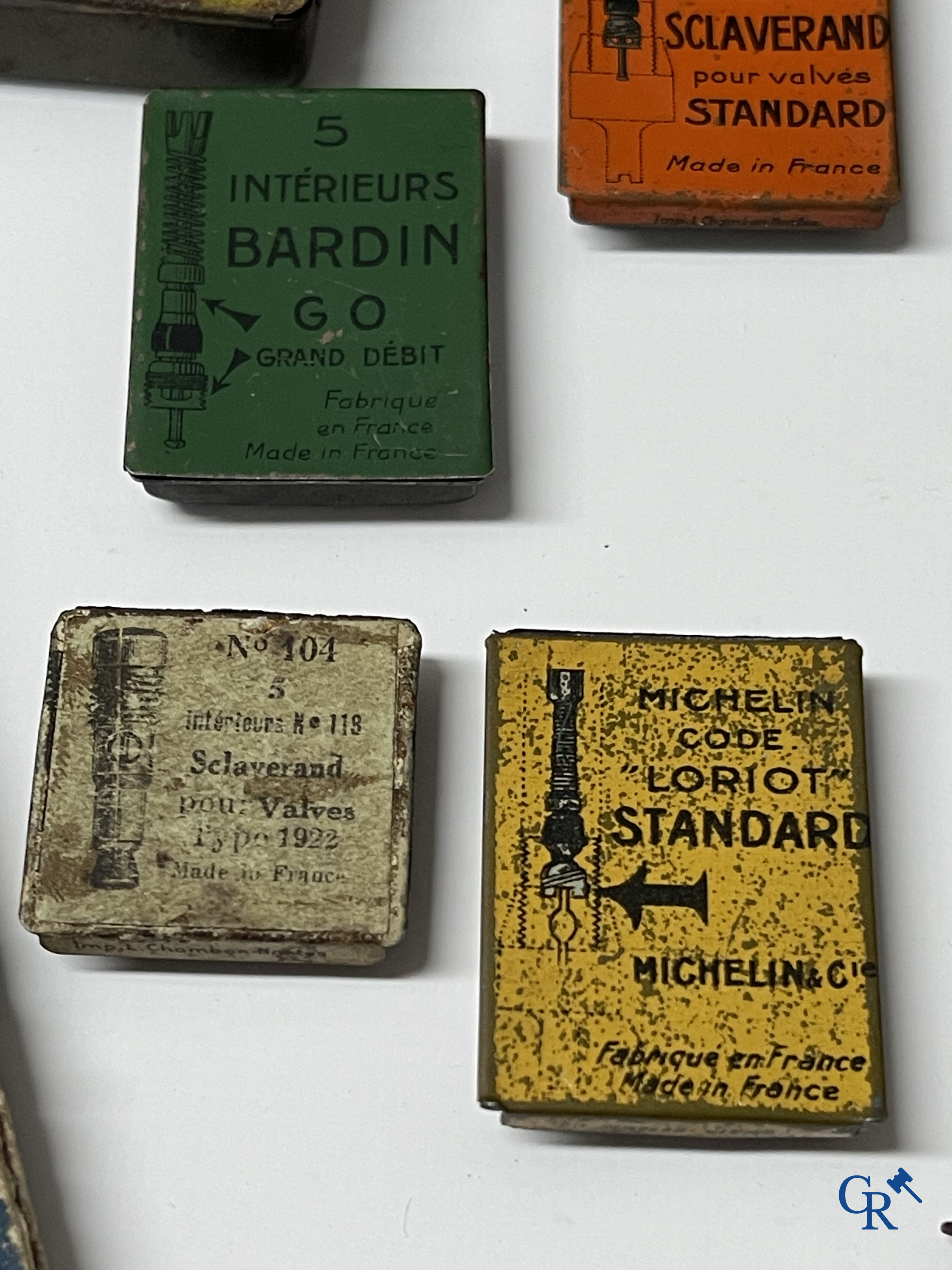 Michelin, an interesting lot with Michelin objects, mainly from the 1920's and 1930's.