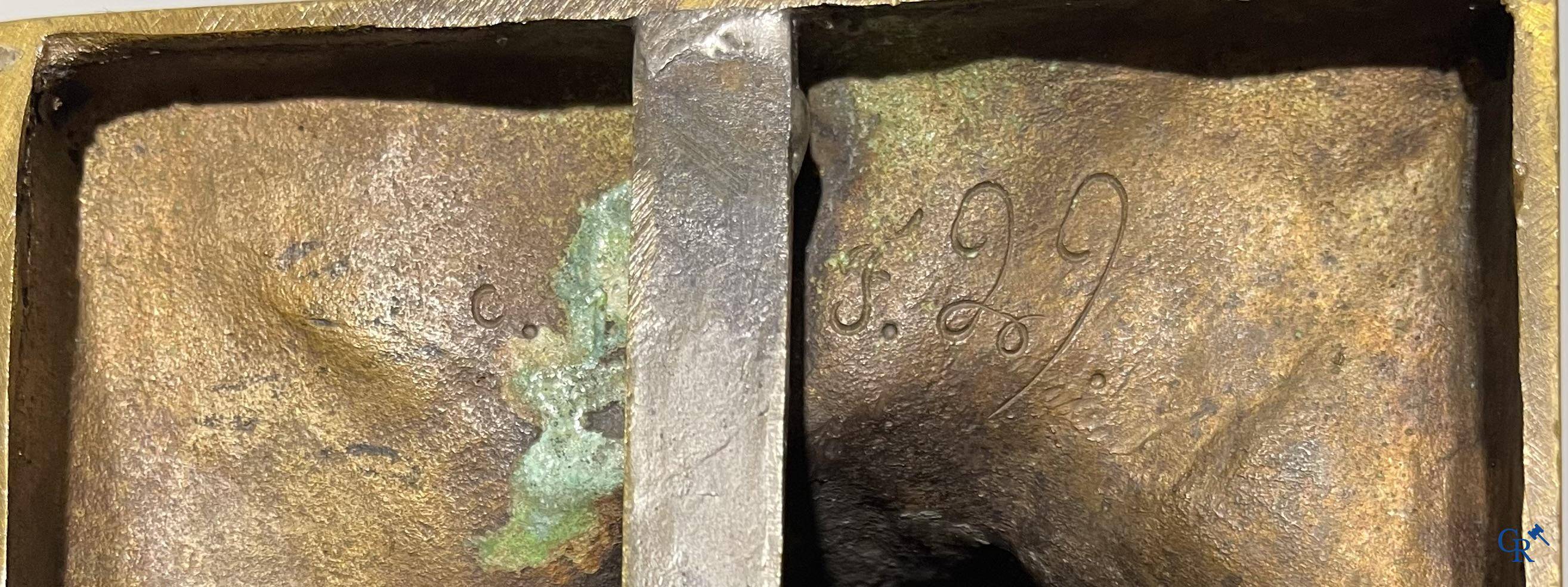 Antoine Coyzevox (après) Représentation finement sculptée de Vénus avec Cupidon. F. Barbedienne Fondeur.