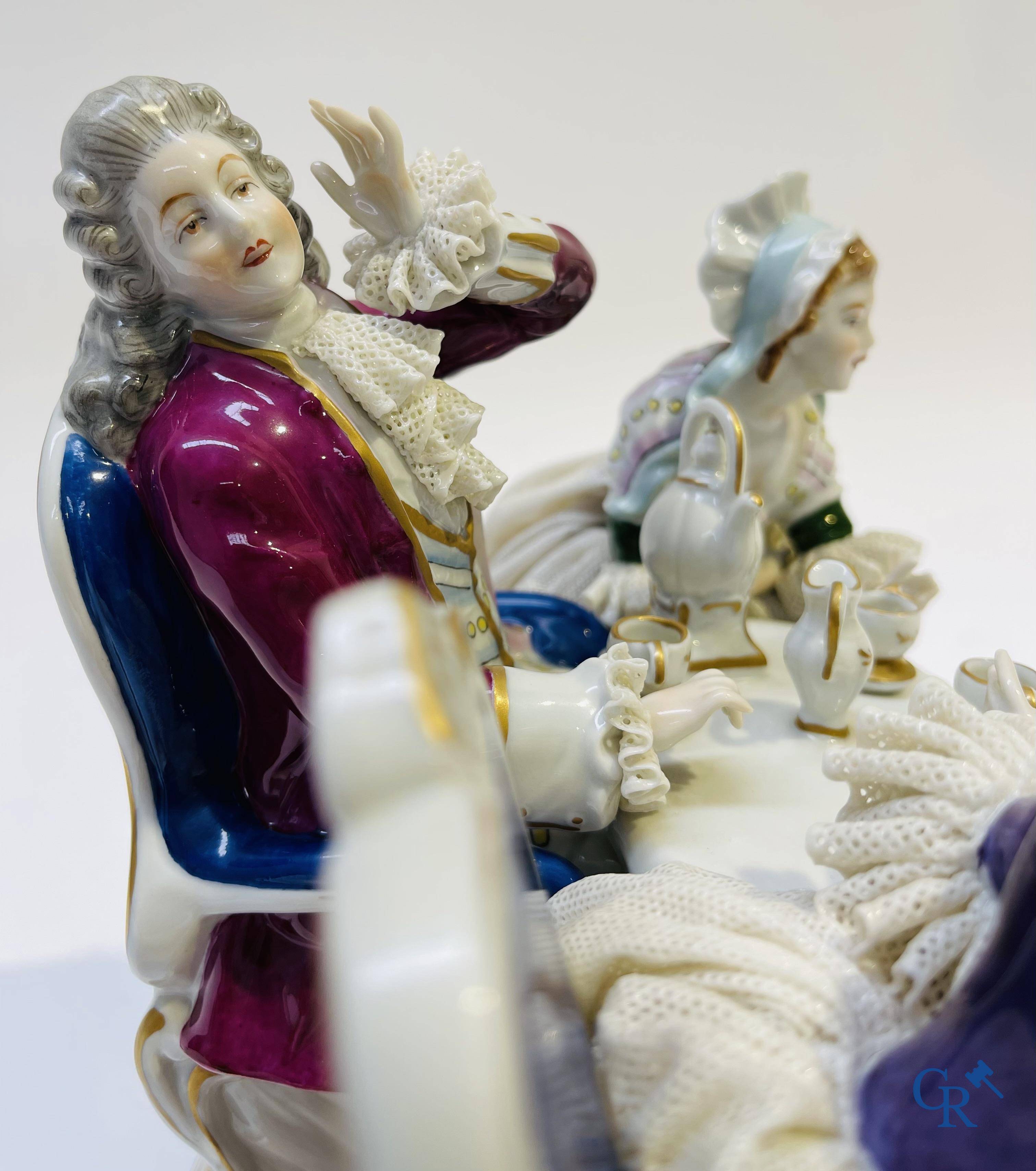 Porcelaine européenne, dans le goût de Volkstedt Rudolstadt. lace porcelain.<br />
