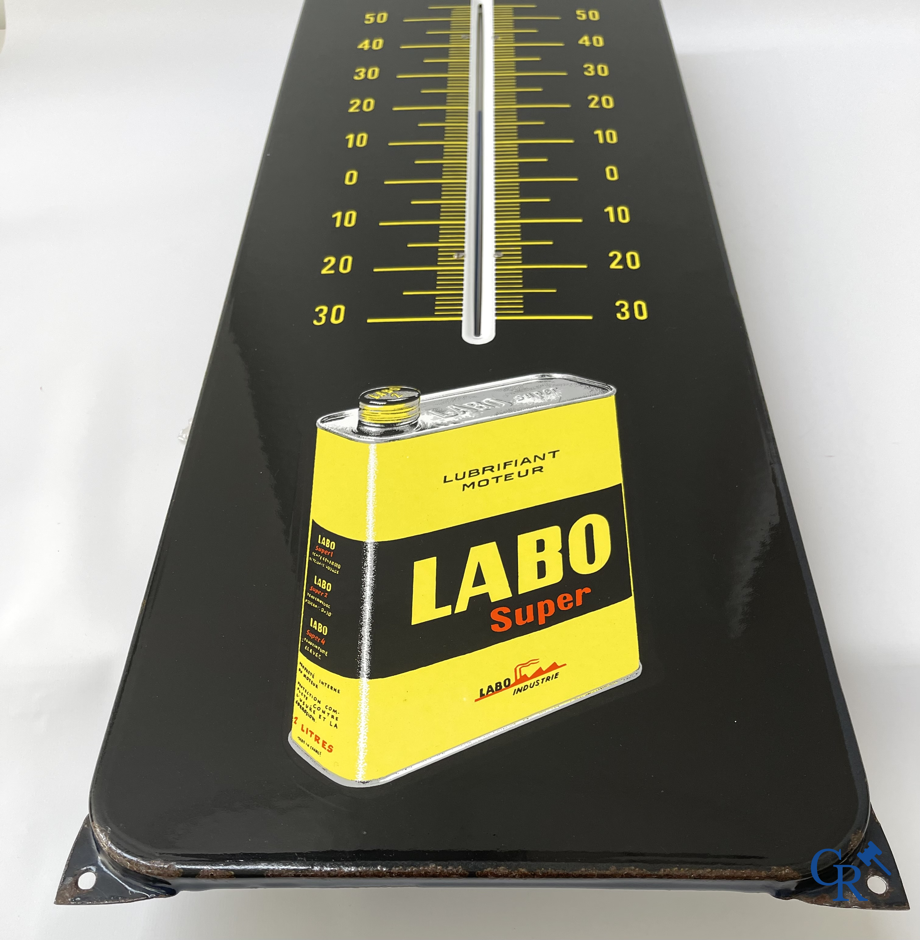 Huiles Labo, emaille reclamebord met ingewerkte thermometer voor motor olie. 60'er jaren.