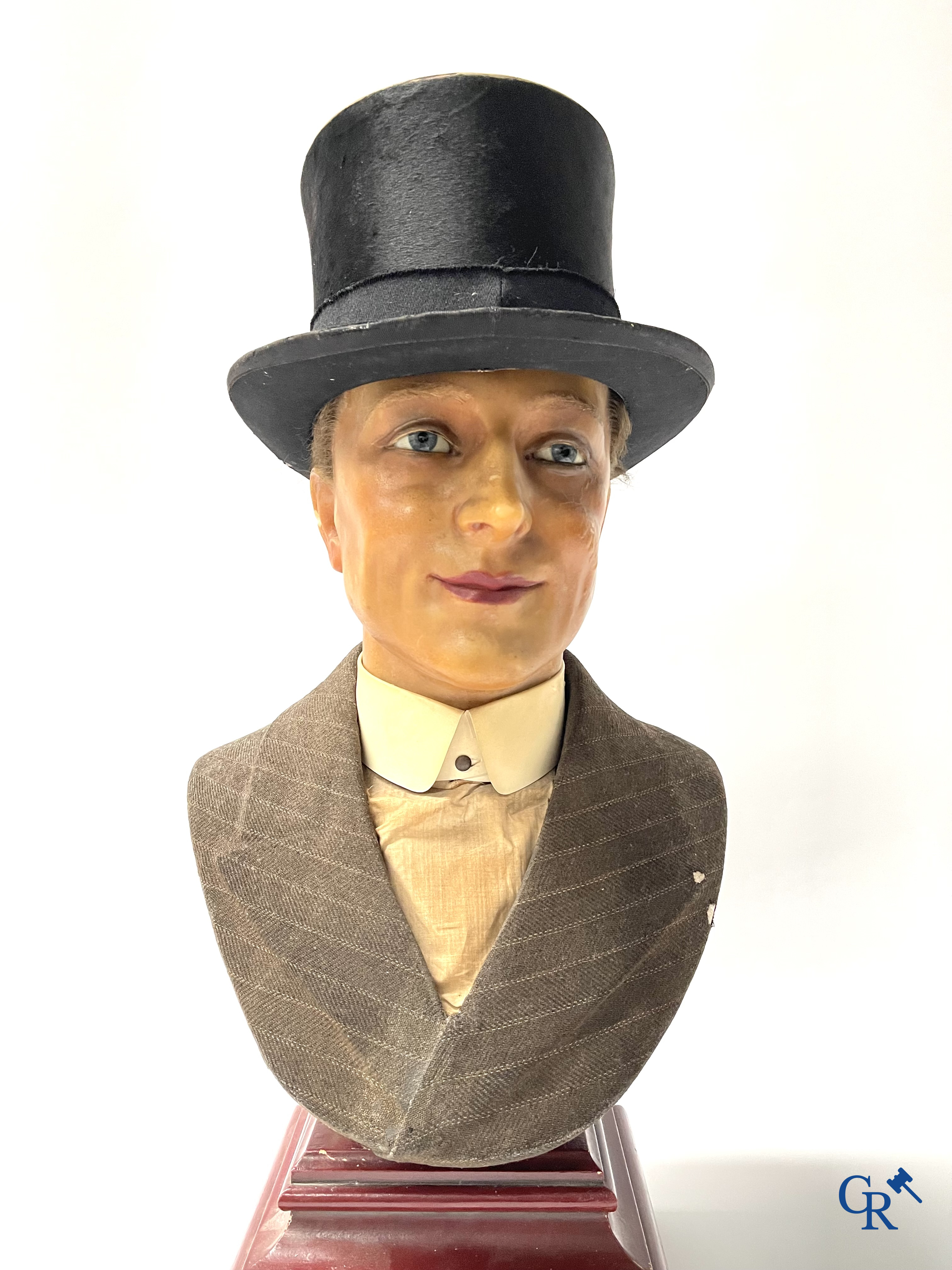 Un buste d'homme en cire pour un magasin de chapeaux. Signé Cires Belges, Frans Pierez(?) Bruxelles, vers 1920.
