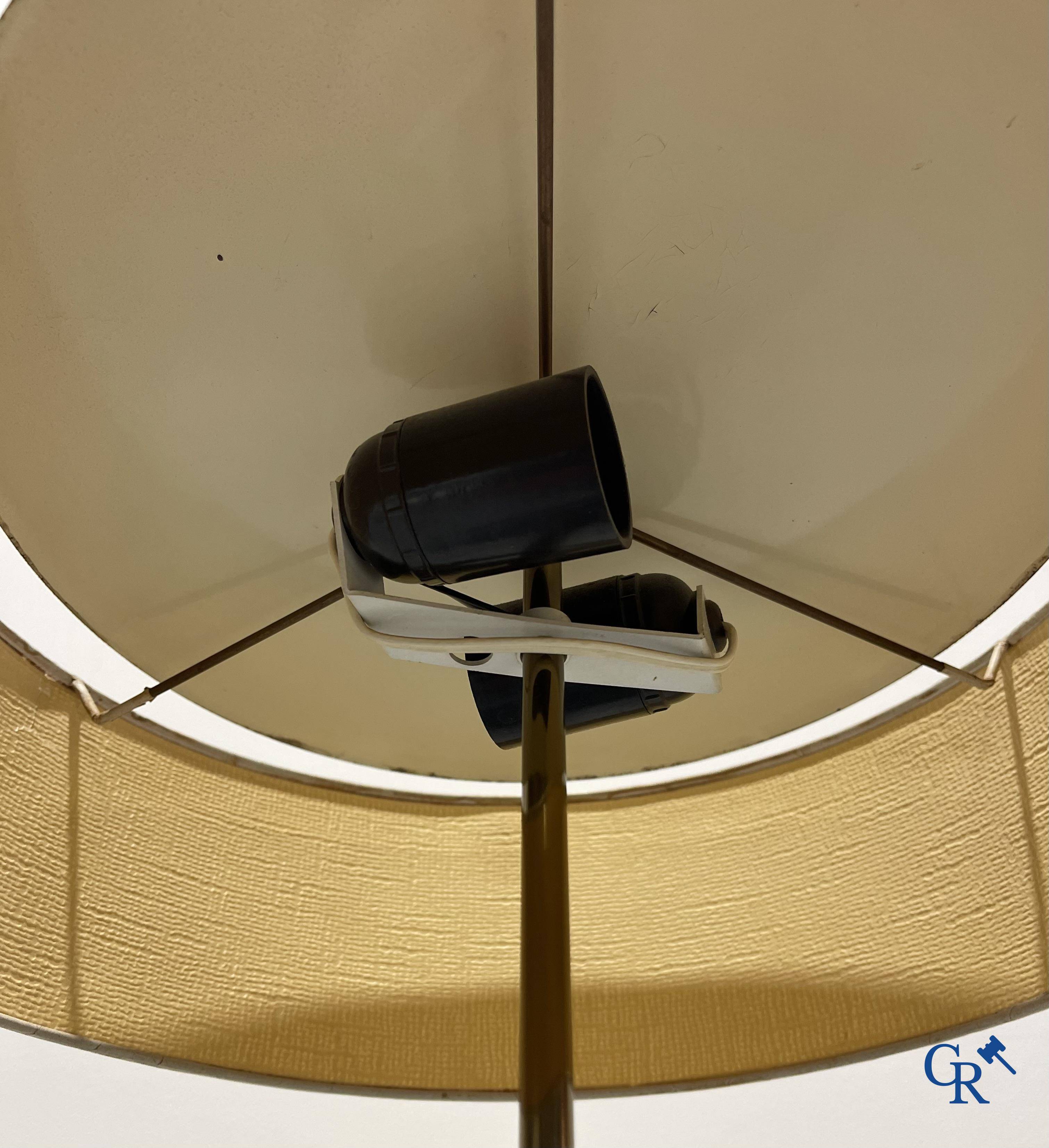 Design, Kaiser Idell or Philips, a mid-century table lamp.