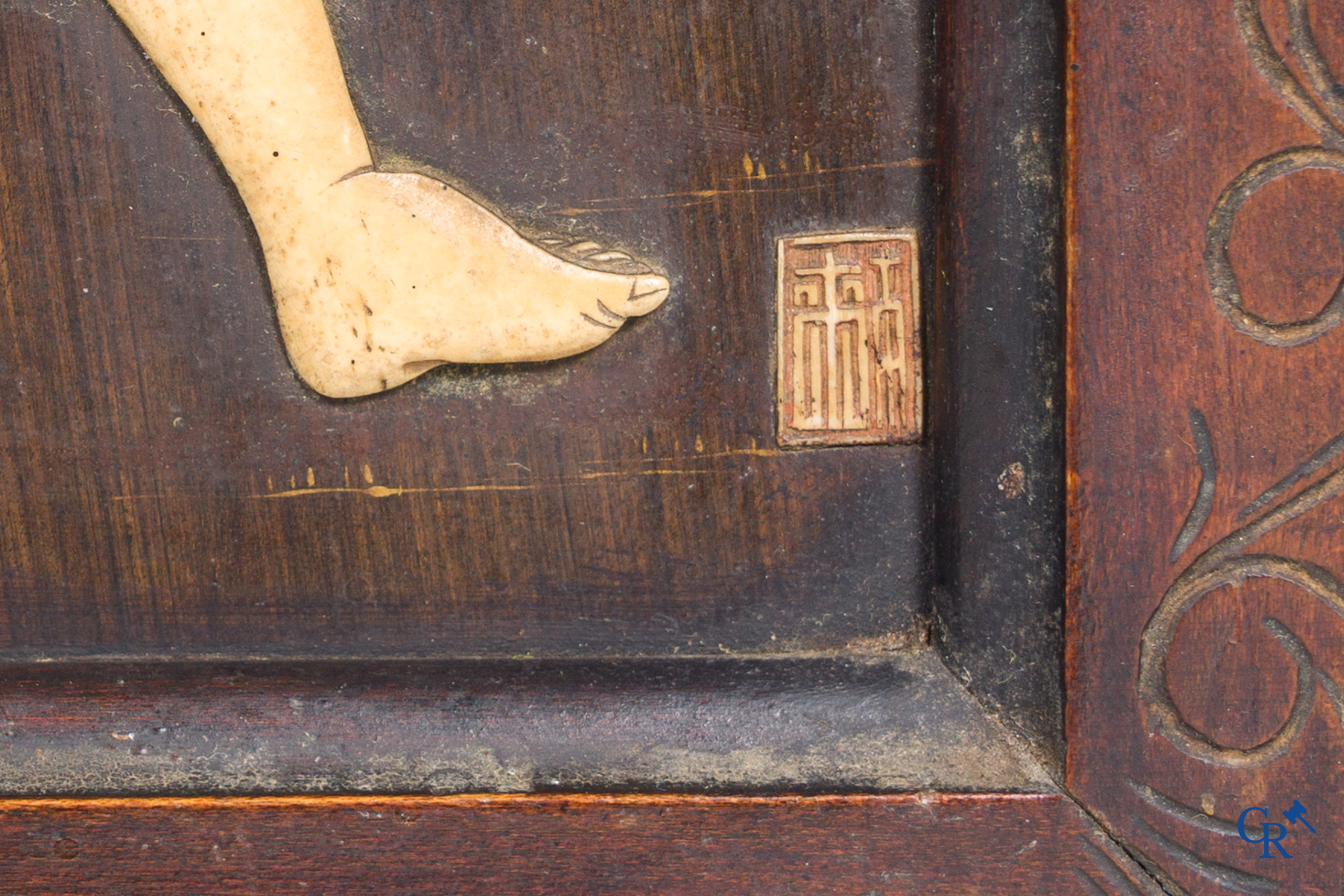 In the manner of Gabriel Viardot, a Japanese style piece of furniture with inlays and Japanese lacquer panels. Late 19th century.