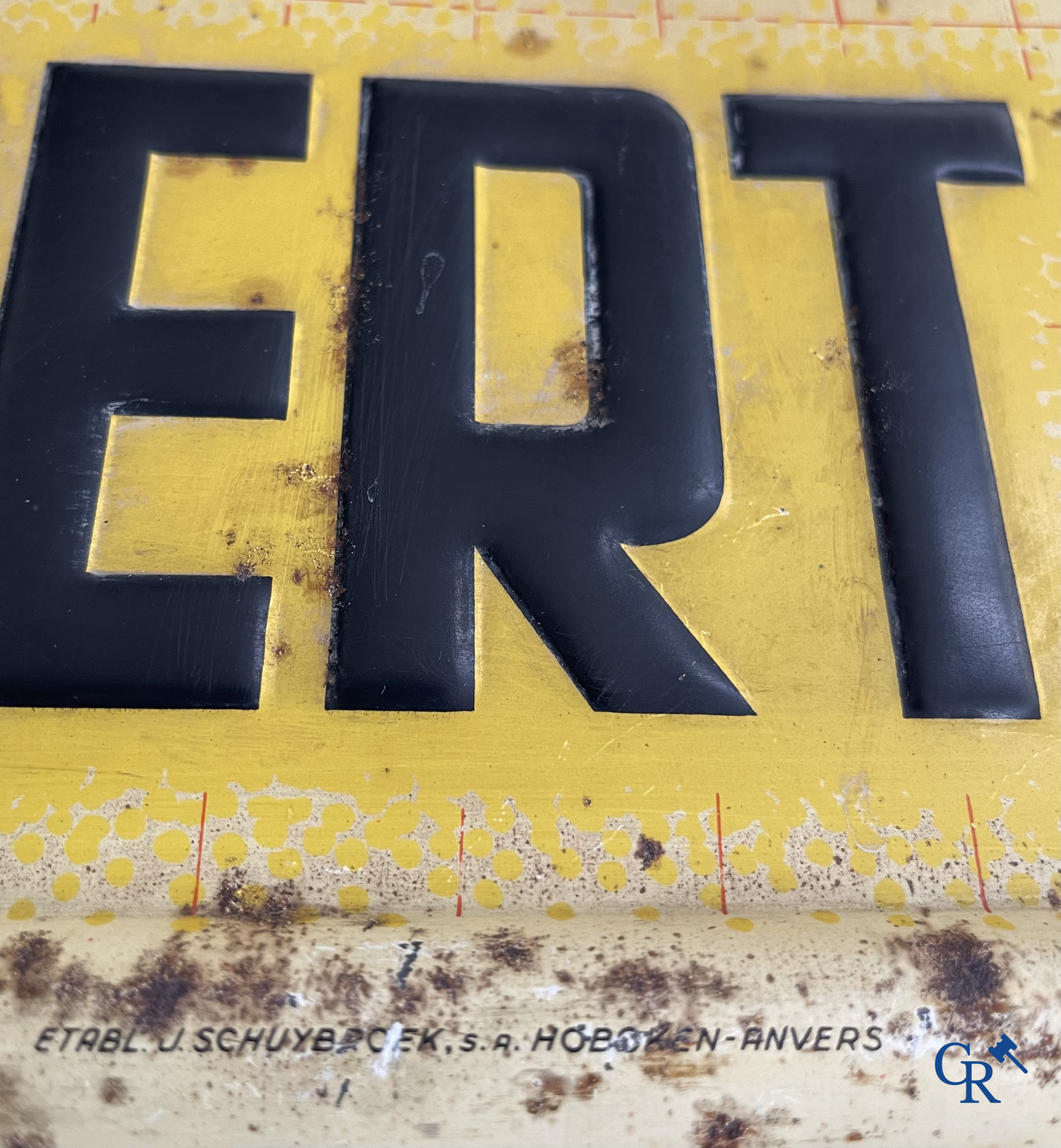 Englebert Volumax, publiciteit gedrukt op metaal voor Englebert banden. Etabl. J. Schuybroek S.A. Hoboken Anvers. 1952.