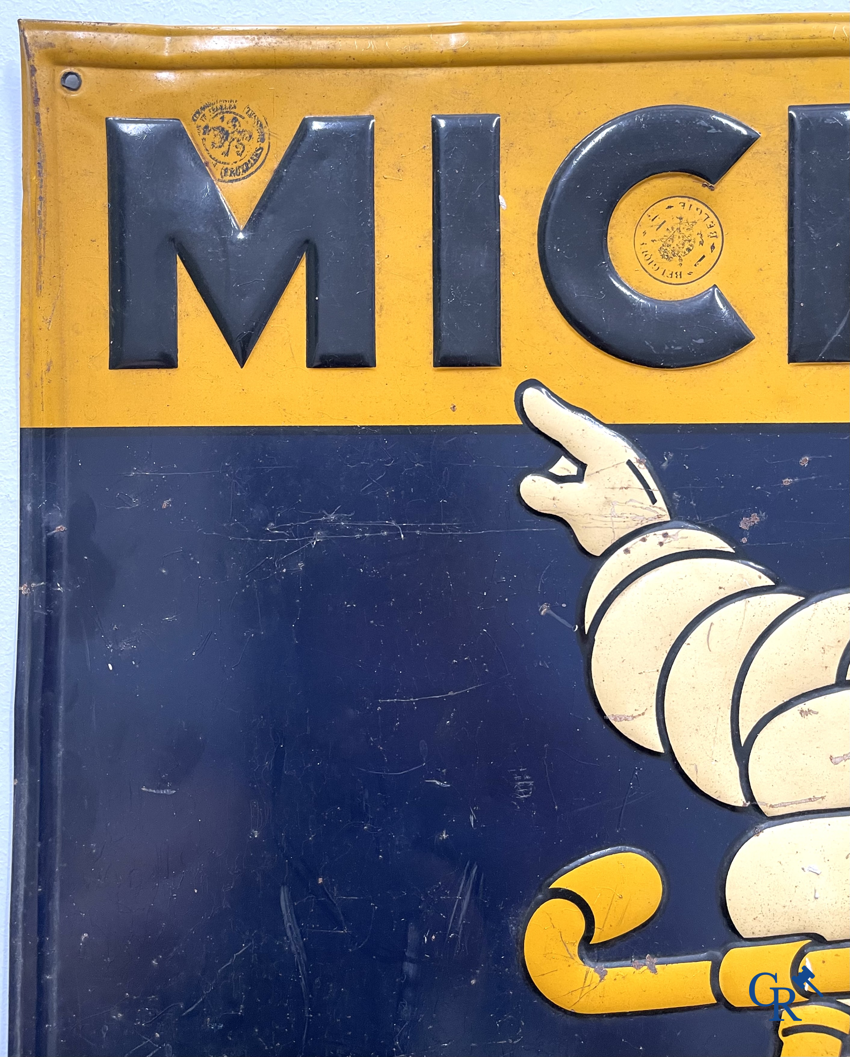 Michelin, Een publiciteit in beschilderd blik voor Michelin Fietsbanden. "Imprimeto" R. Bindschedler Paris. Circa 1940.