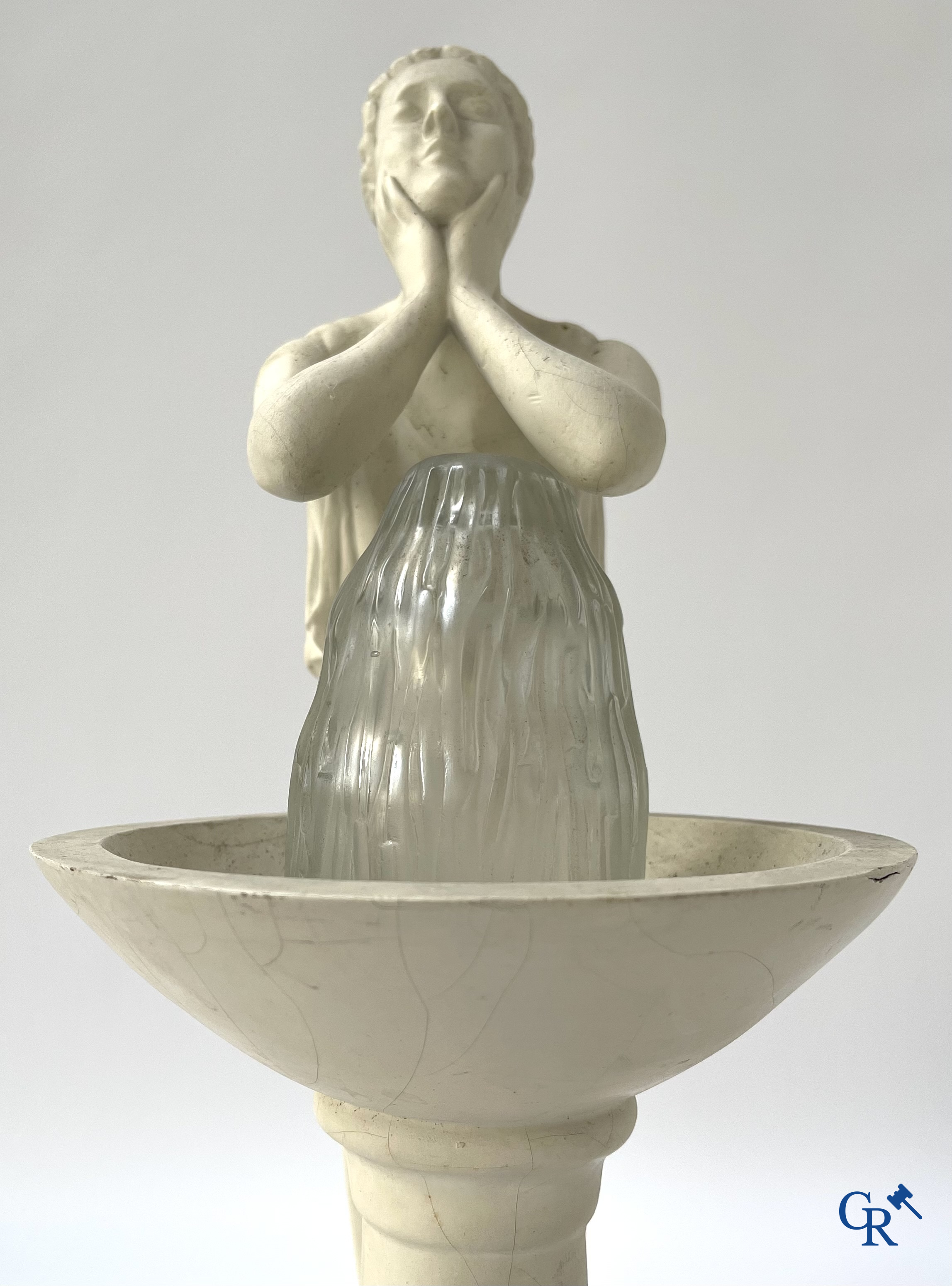 Vichy, Source de beauté. Lampe en papier mâché surmonté de plâtre patiné. Première version vers 1930-1940.