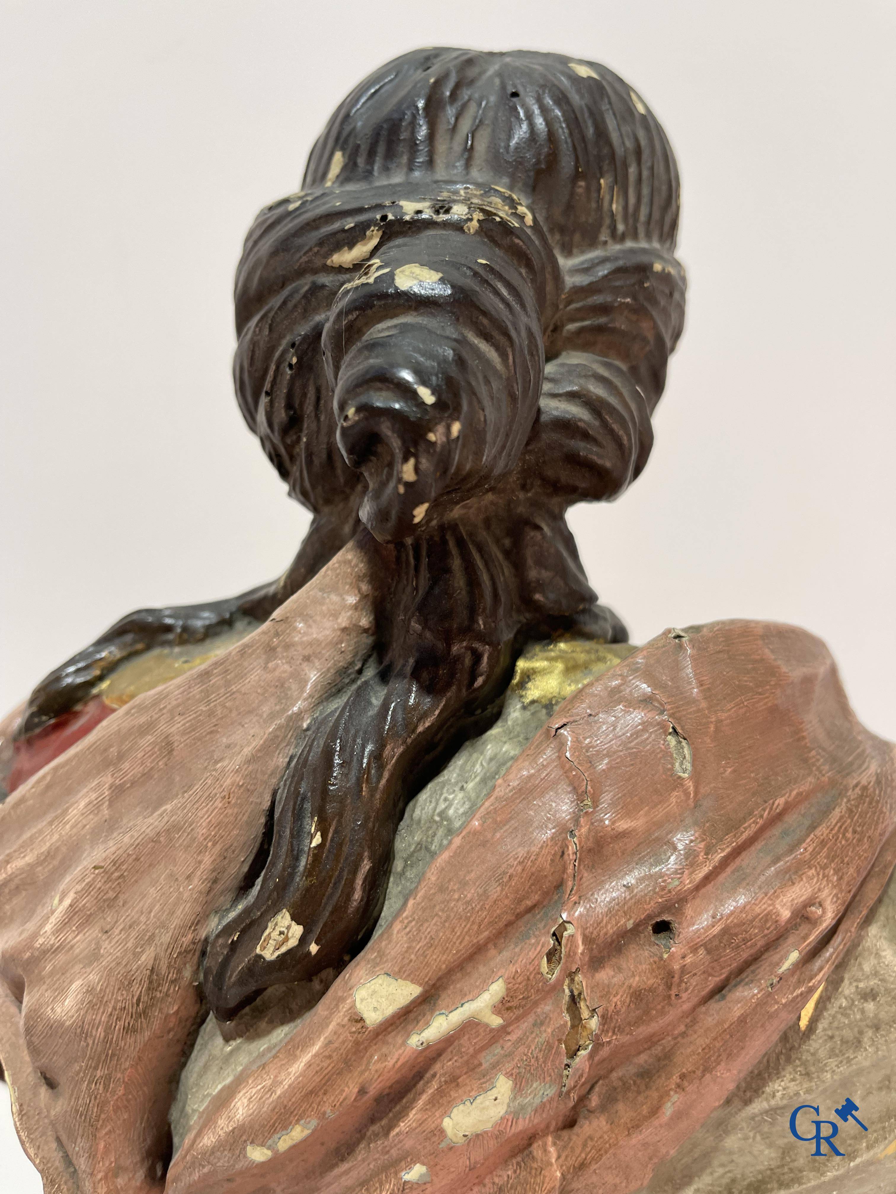 Religious objects, a finely carved and polychrome wooden statue of Saint Catherine in Baroque style. 18th century.