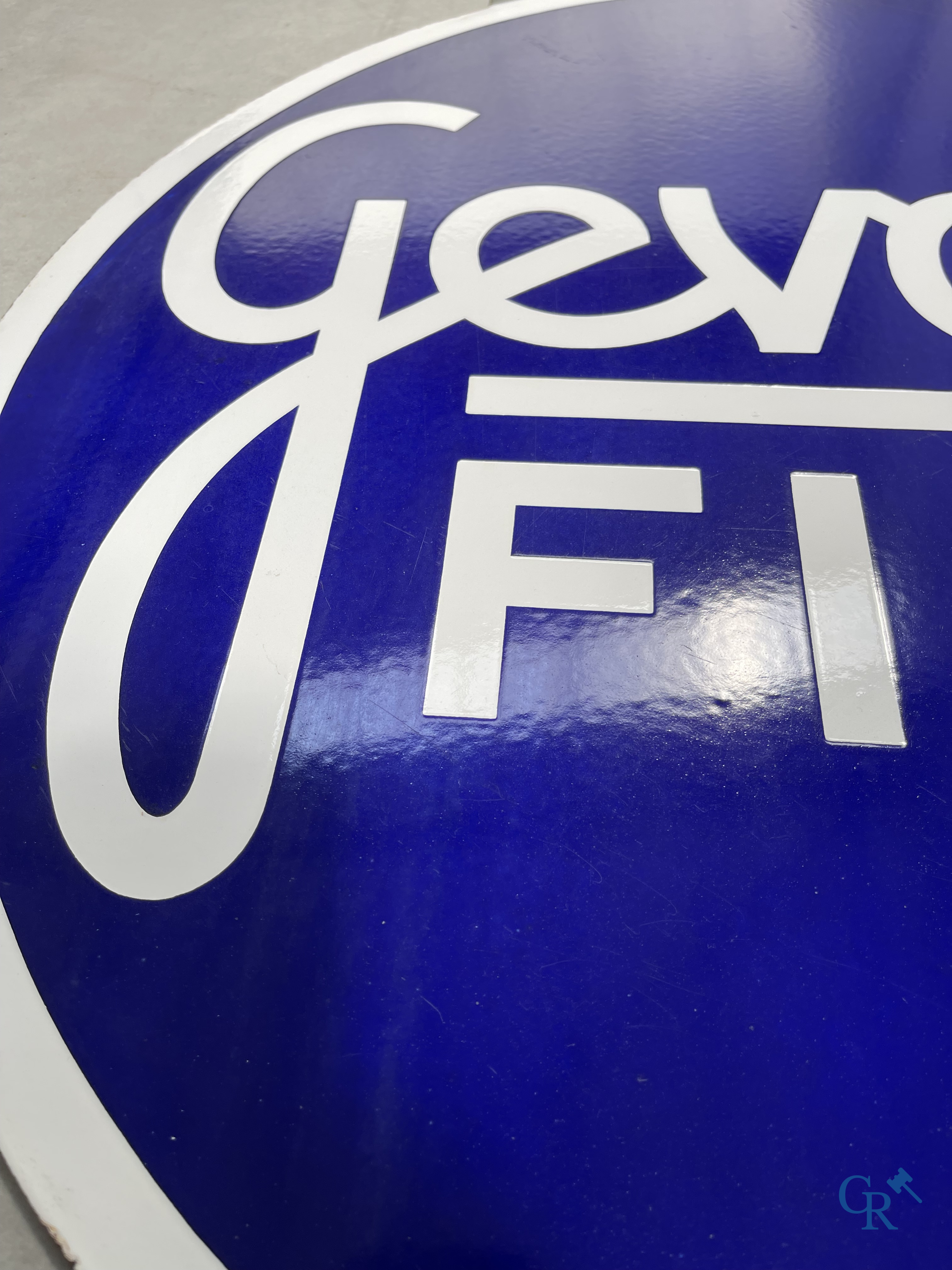 Gevaert film, dubbelzijdig emaille reclame bord. T.P. Bruxelles 1953.